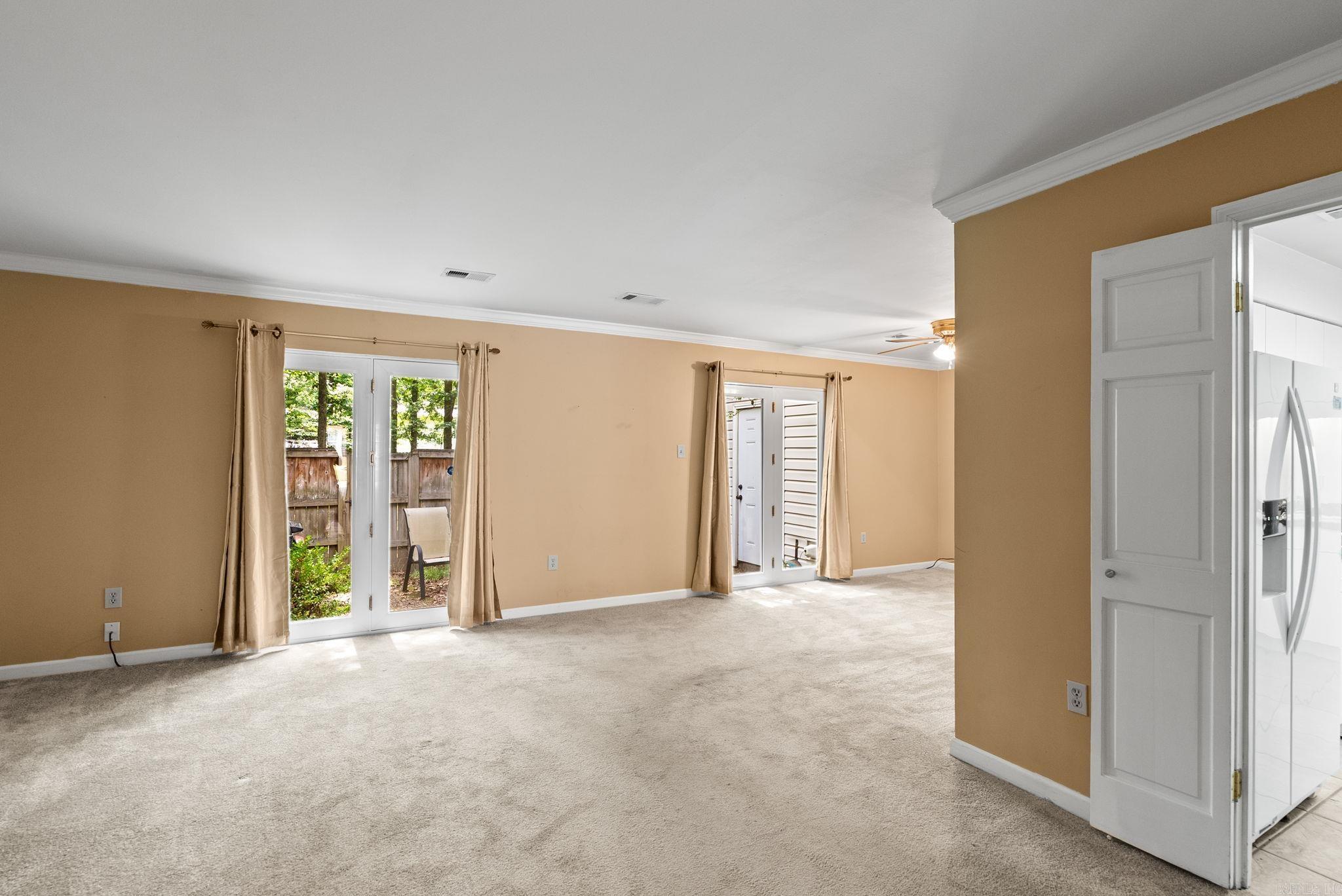 KINGSBRIDGE TWNHSE - Residential