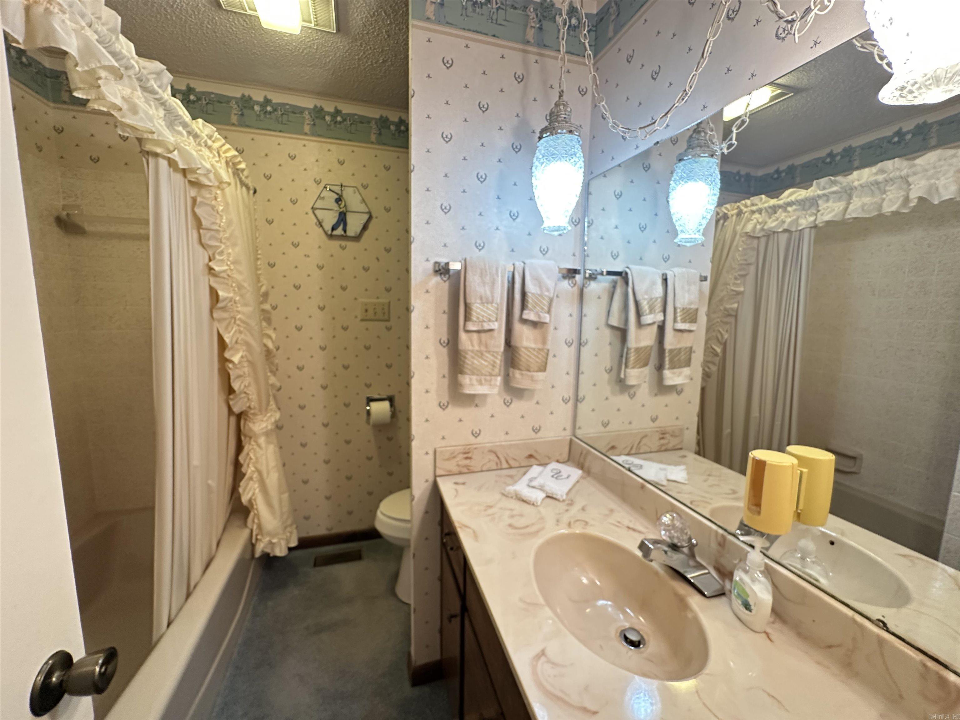 INDIAN HILLS - Residential