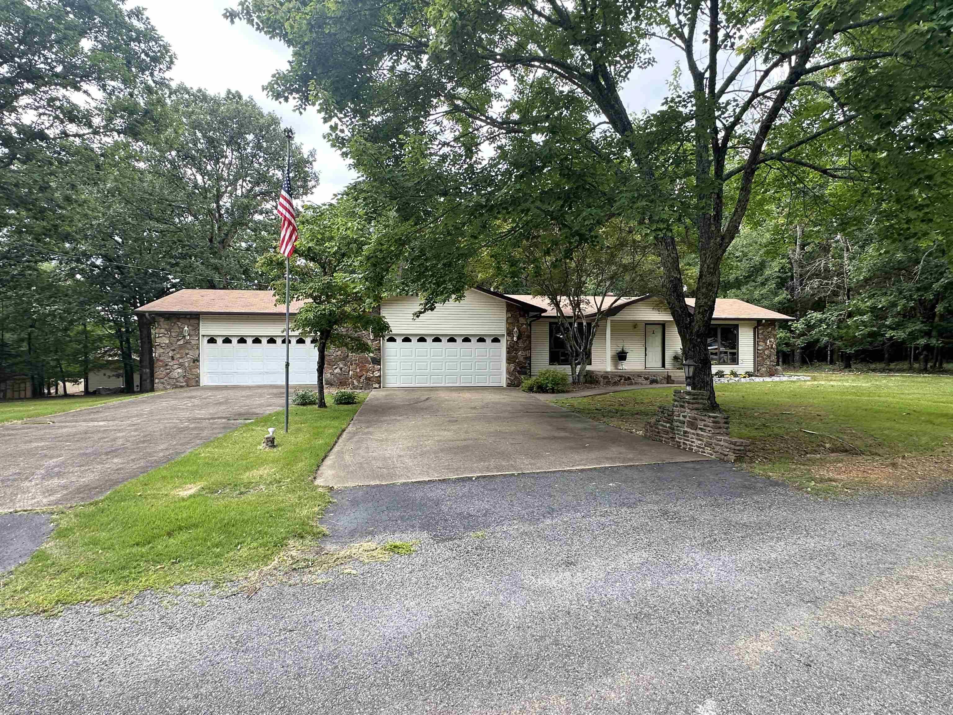INDIAN HILLS - Residential
