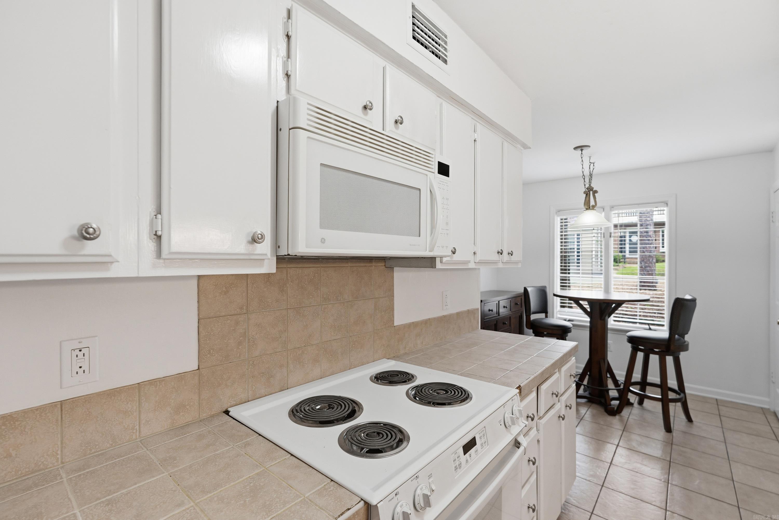 KINGSBRIDGE TWNHSE - Residential