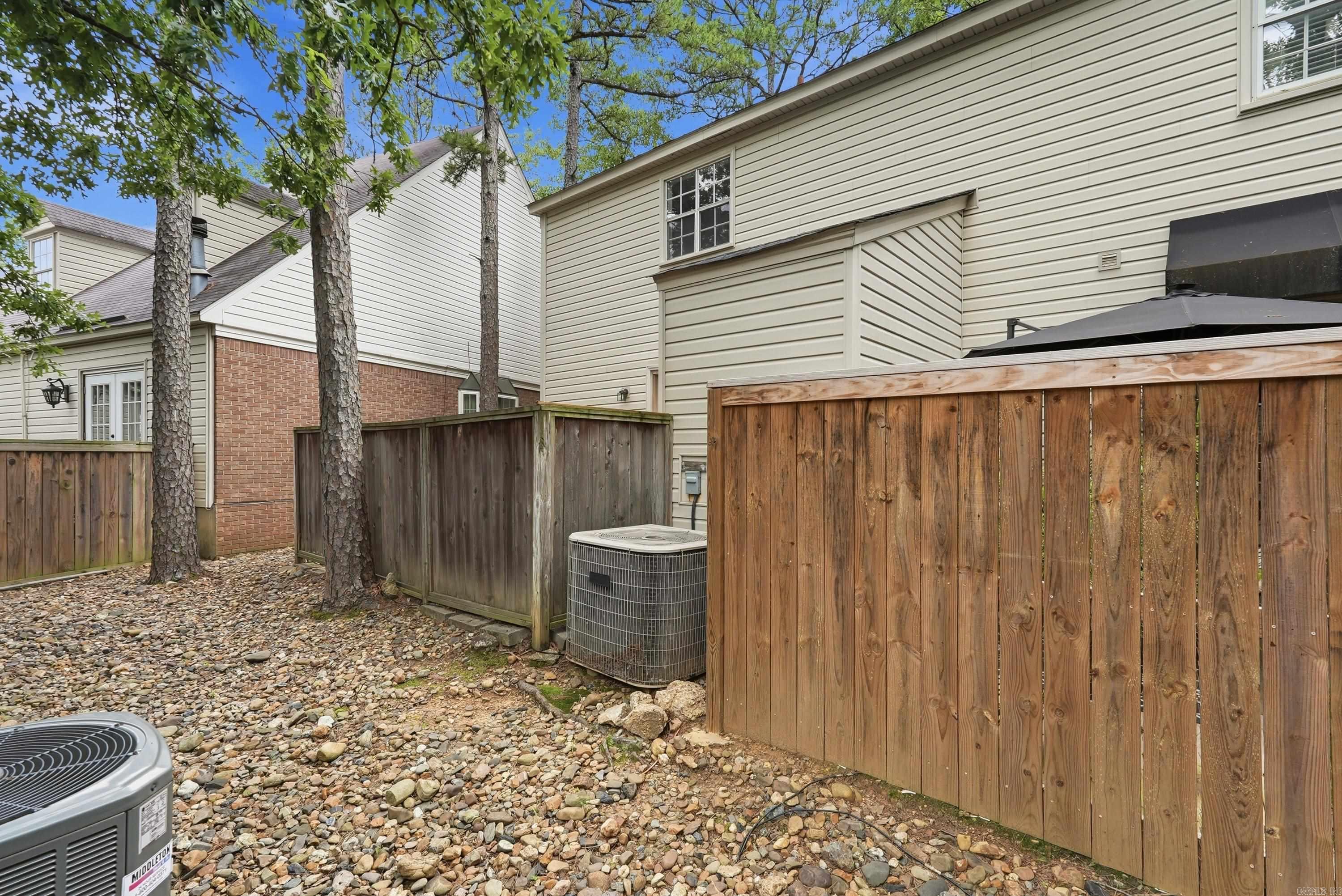 KINGSBRIDGE TWNHSE - Residential