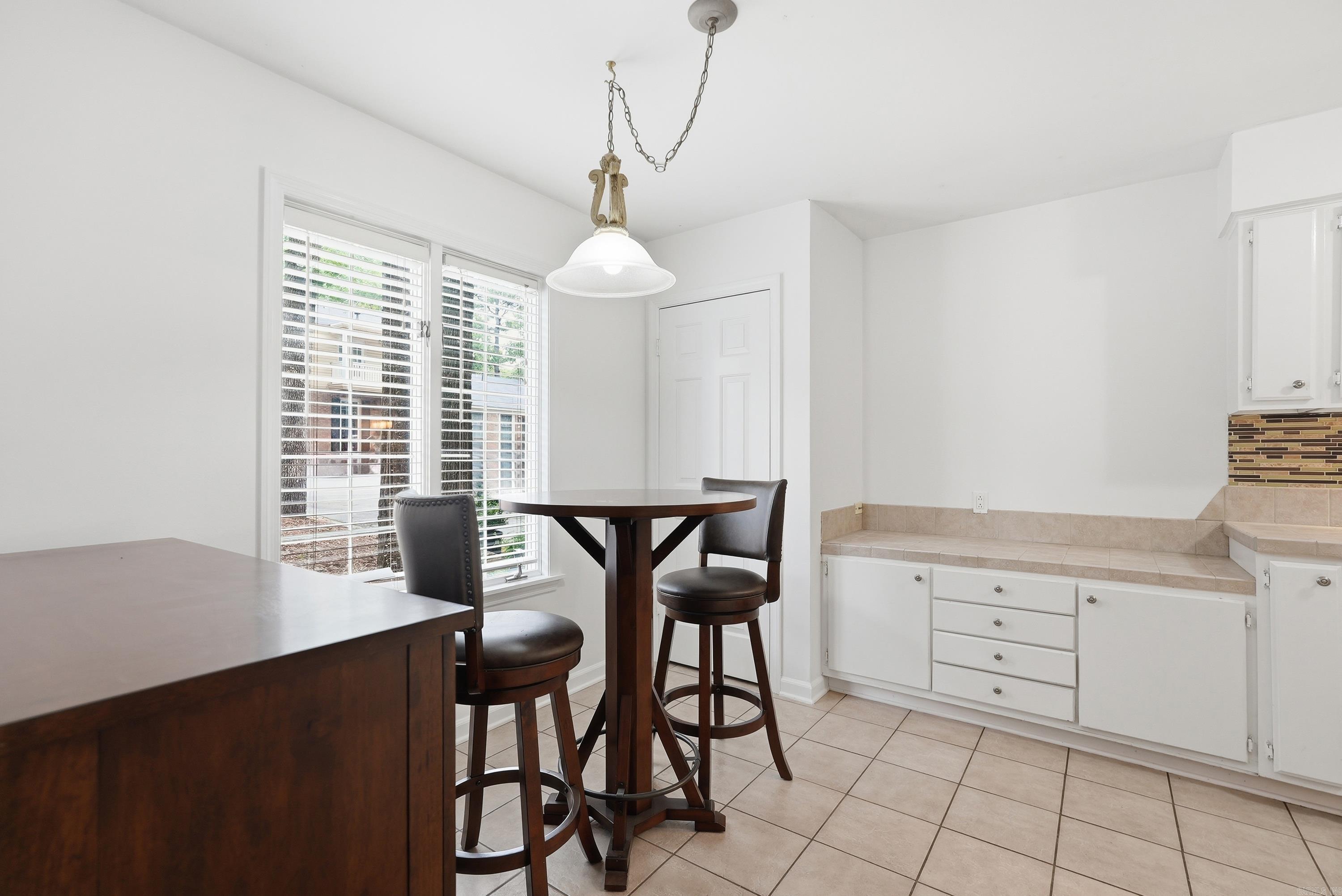 KINGSBRIDGE TWNHSE - Residential