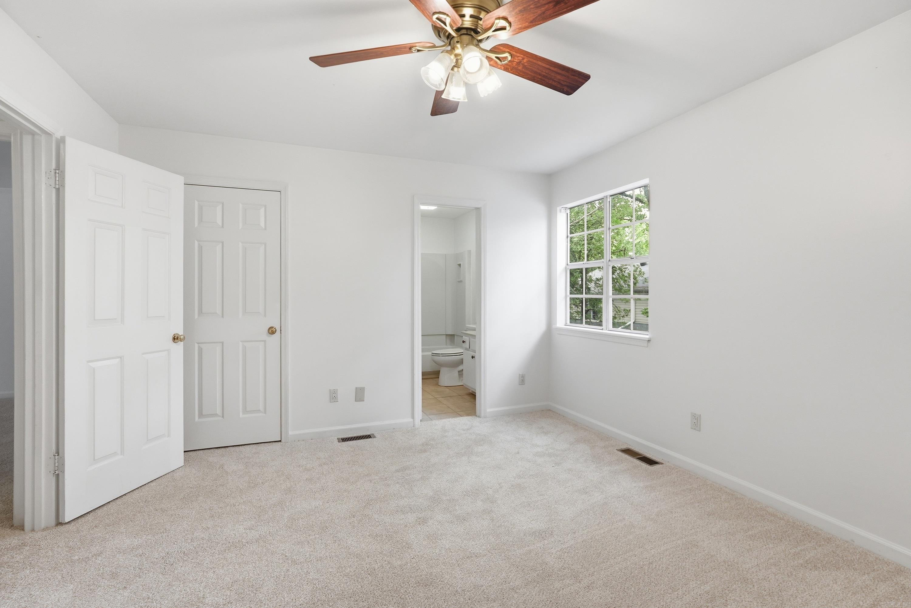 KINGSBRIDGE TWNHSE - Residential