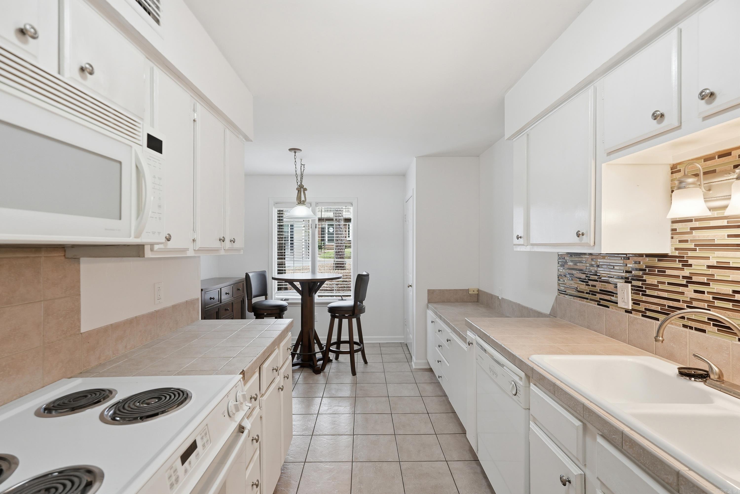 KINGSBRIDGE TWNHSE - Residential