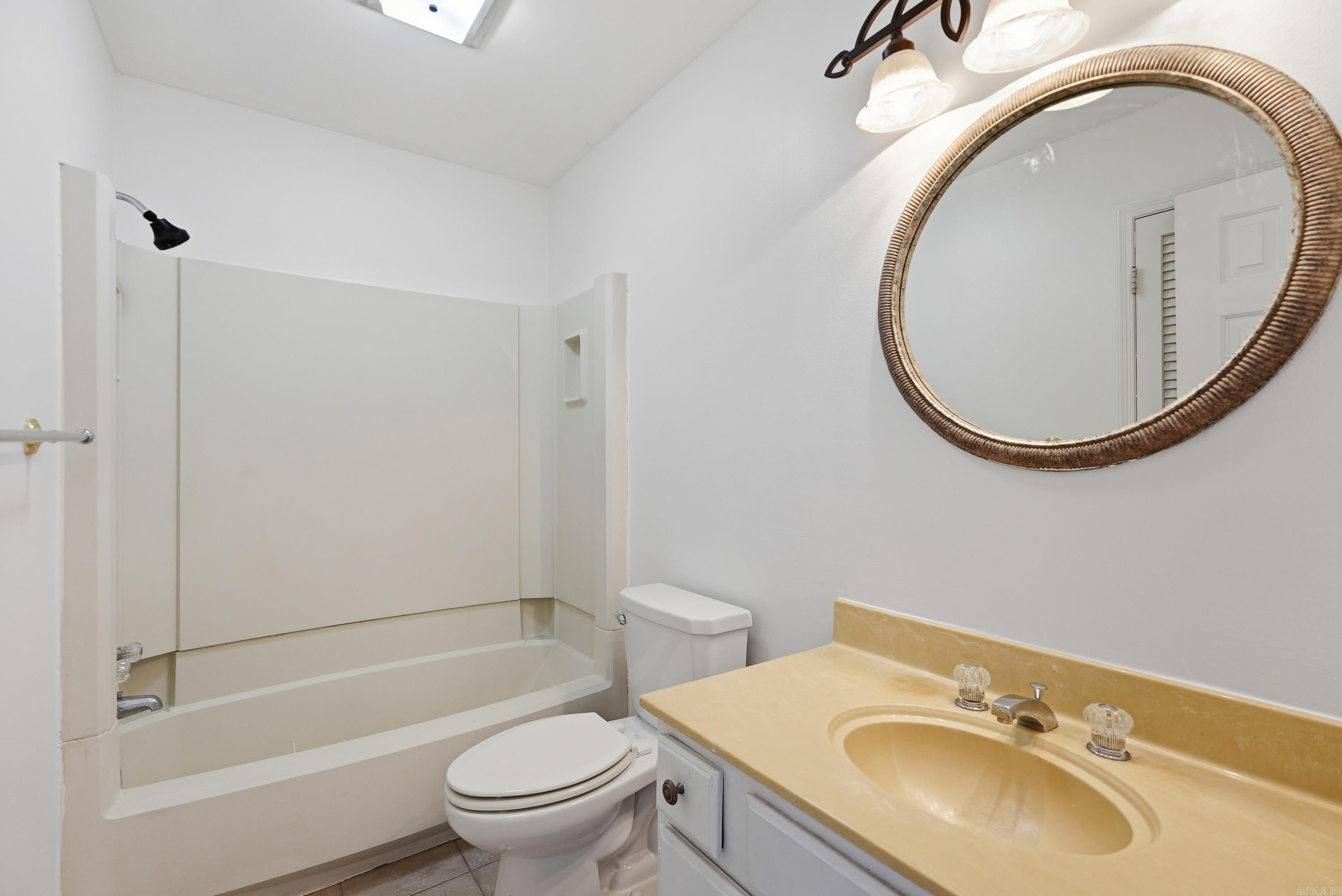 KINGSBRIDGE TWNHSE - Residential