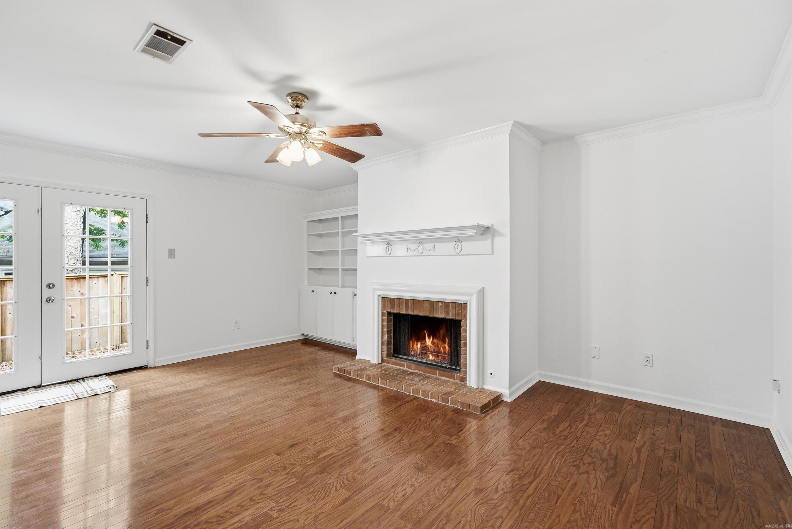 KINGSBRIDGE TWNHSE - Residential