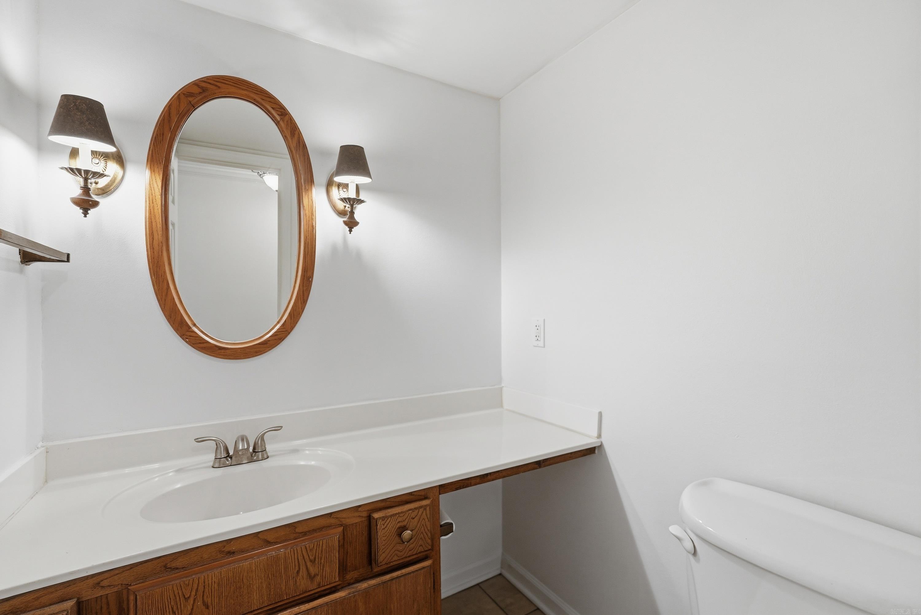 KINGSBRIDGE TWNHSE - Residential