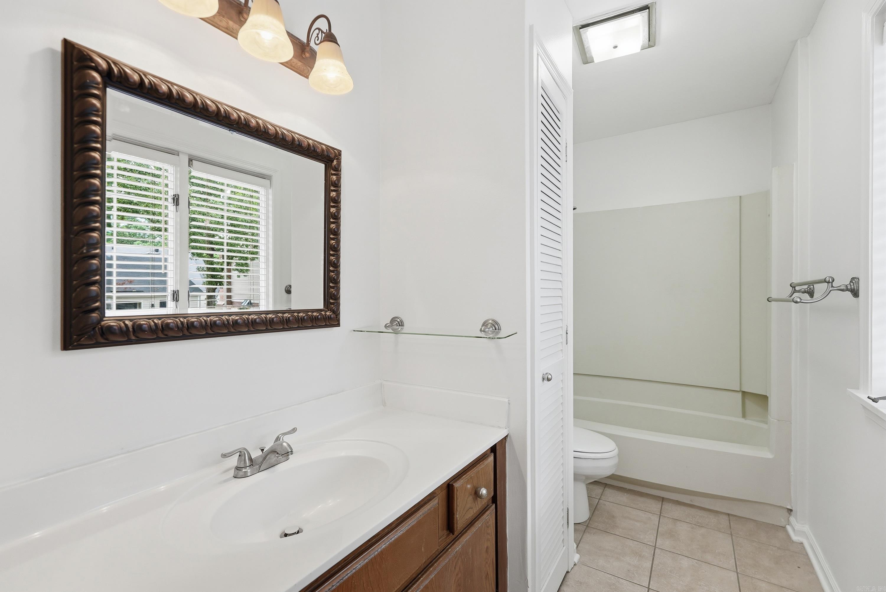 KINGSBRIDGE TWNHSE - Residential