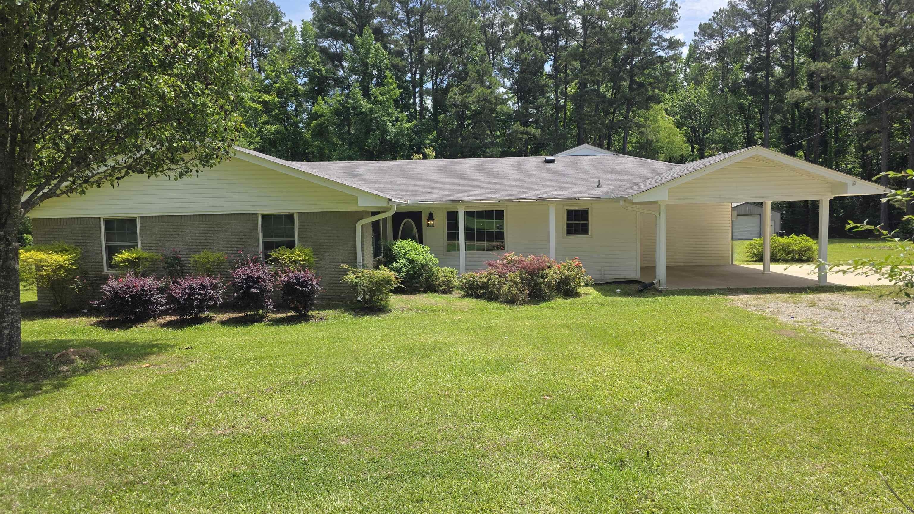 This is a Fannie Mae HomePath property. First Time Buyers, complete the HomePath Ready Buyer homeownership course on Homepath.com. Attach certificate to offer up to 3% closing cost assistance. Check HomePath.com for more details. Restrictions apply. All offers are submitted at homepath.fanniemae.com