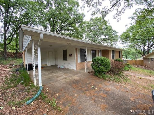 3BD located in NLR near Burns Park. Our leases are for two years and income has to be three times the amount of rent unless you have a housing voucher.