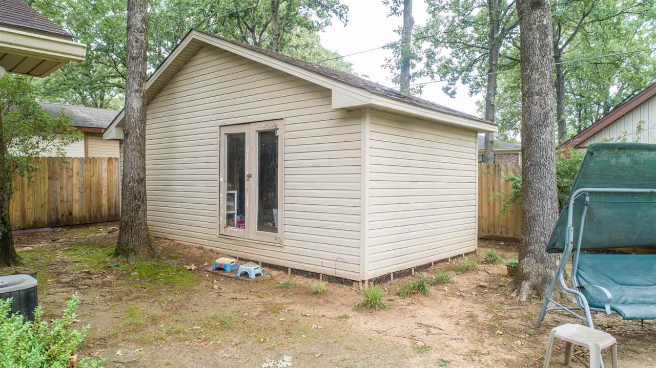 COUNTRY CLUB PARK - Residential