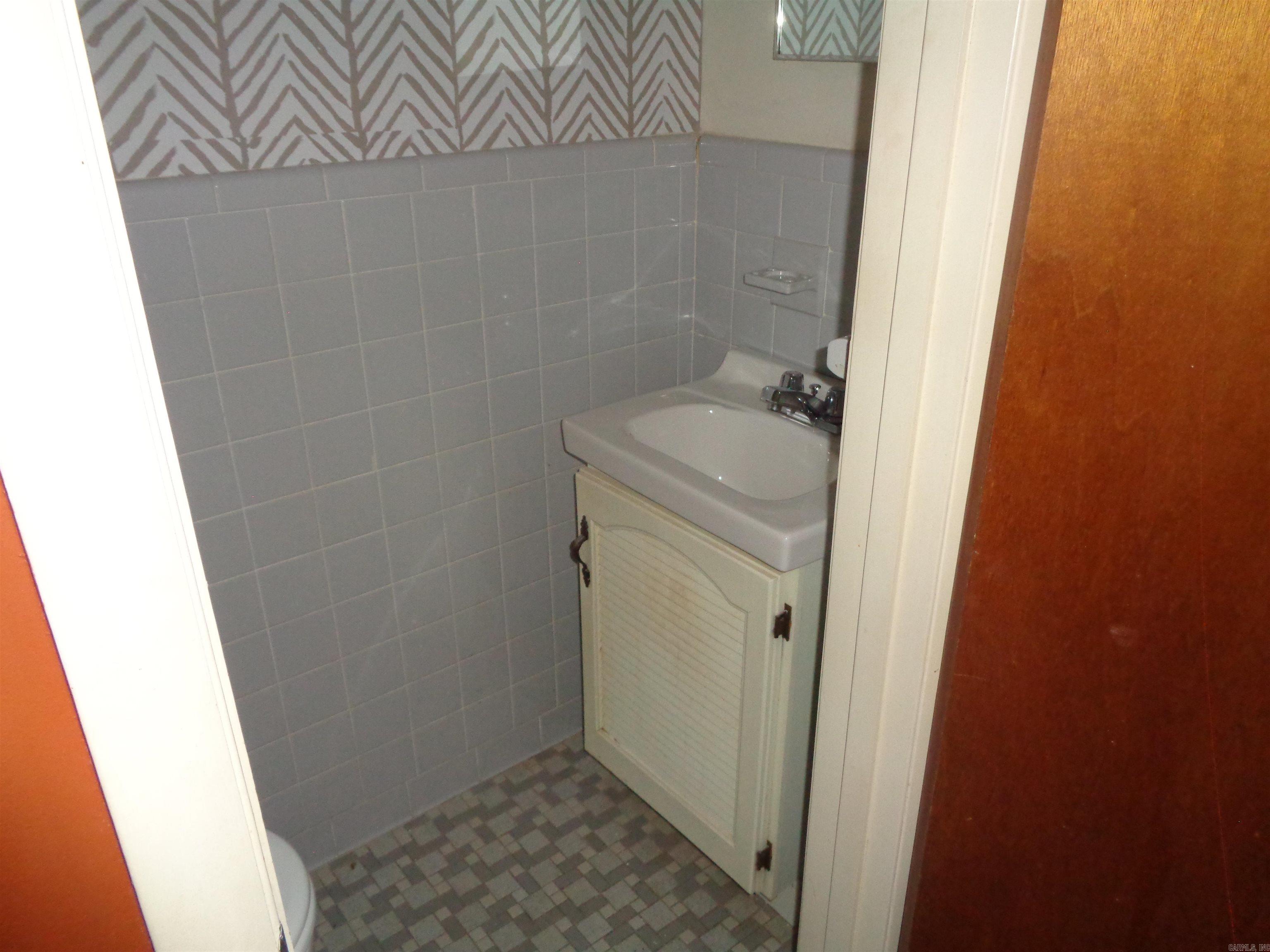 Twin Lakes - Residential Lease