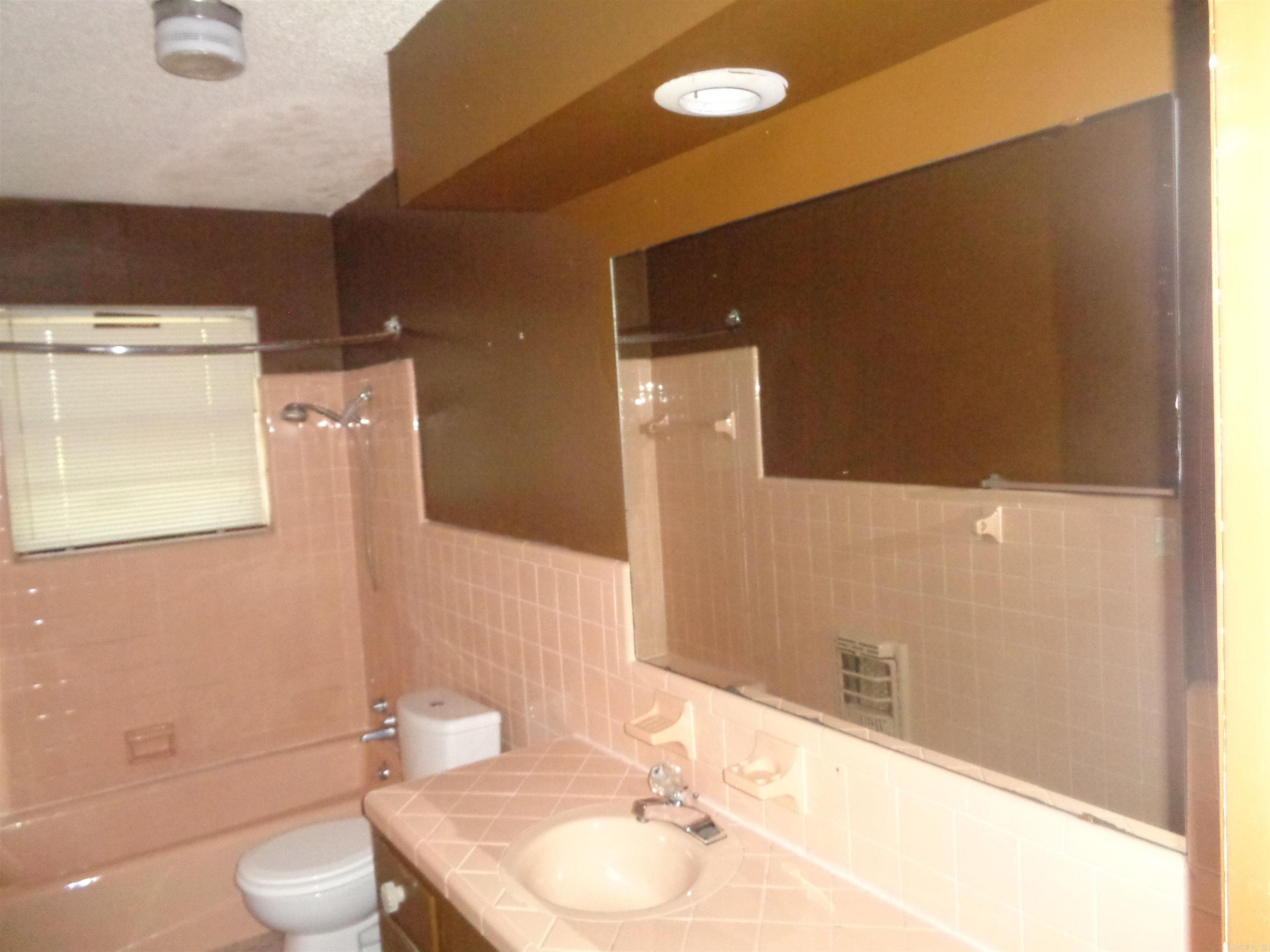 Twin Lakes - Residential Lease