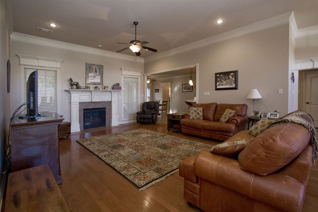 MILLERS CROSSING - Residential