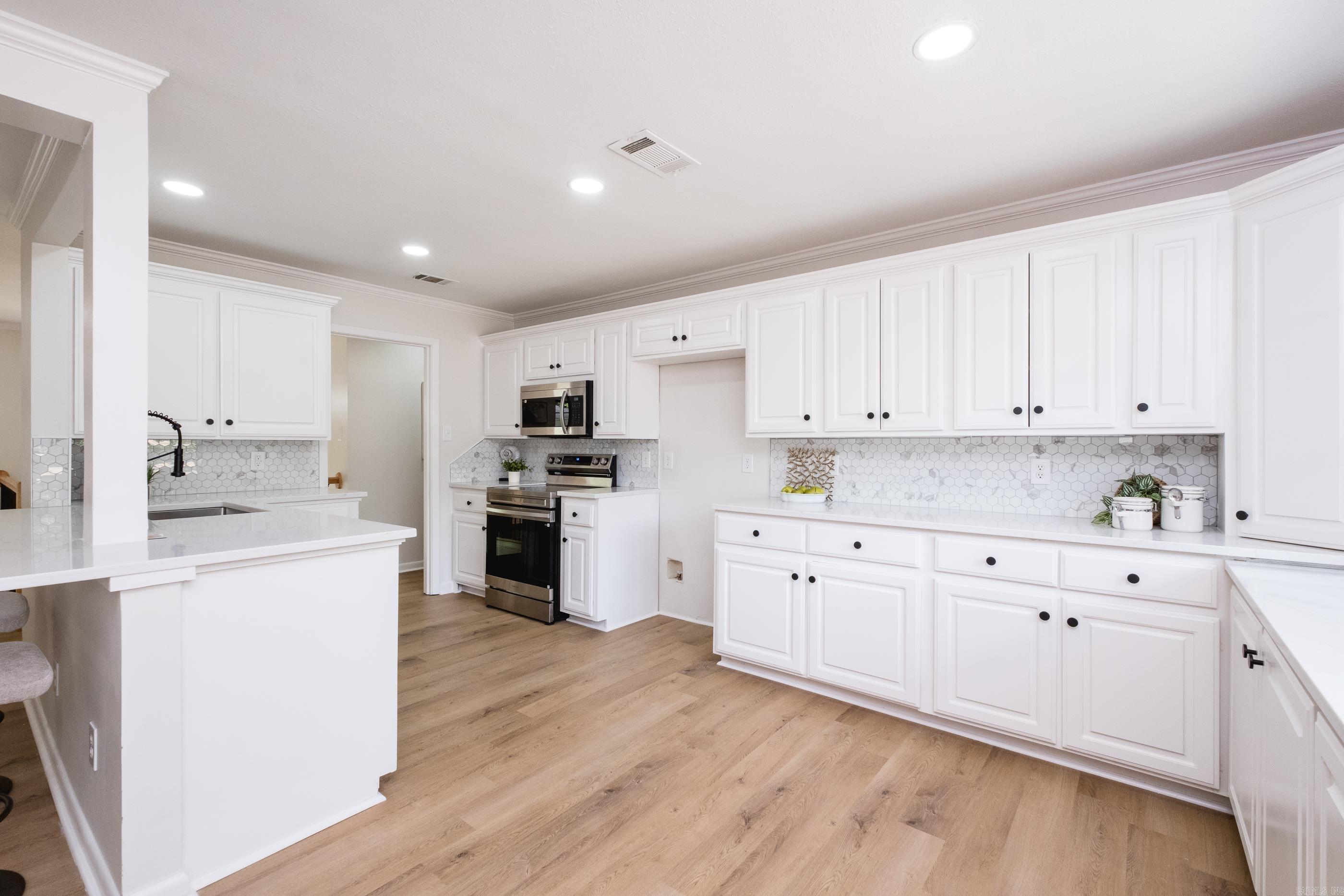 COLONY WEST - Residential