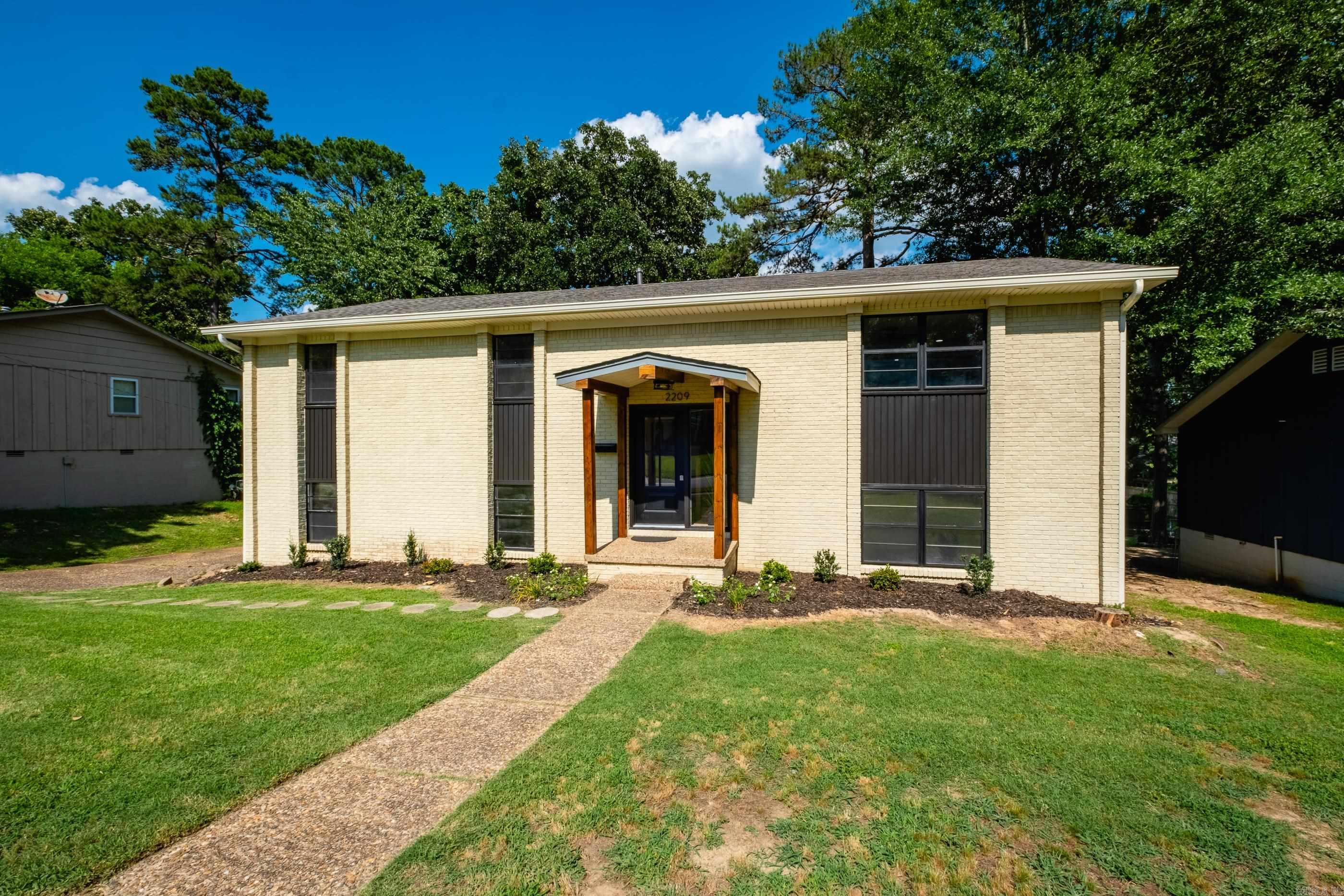 COLONY WEST - Residential