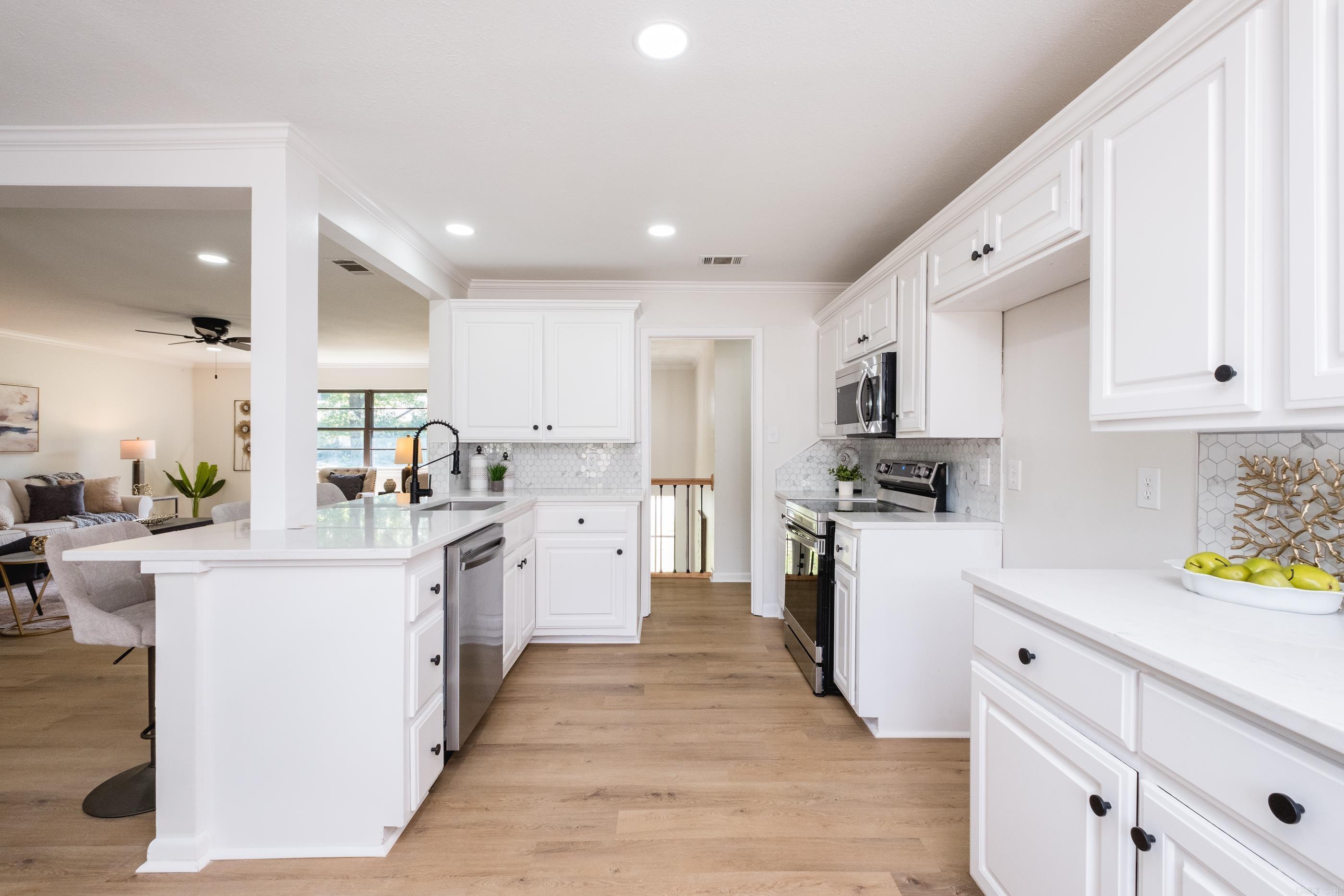 COLONY WEST - Residential