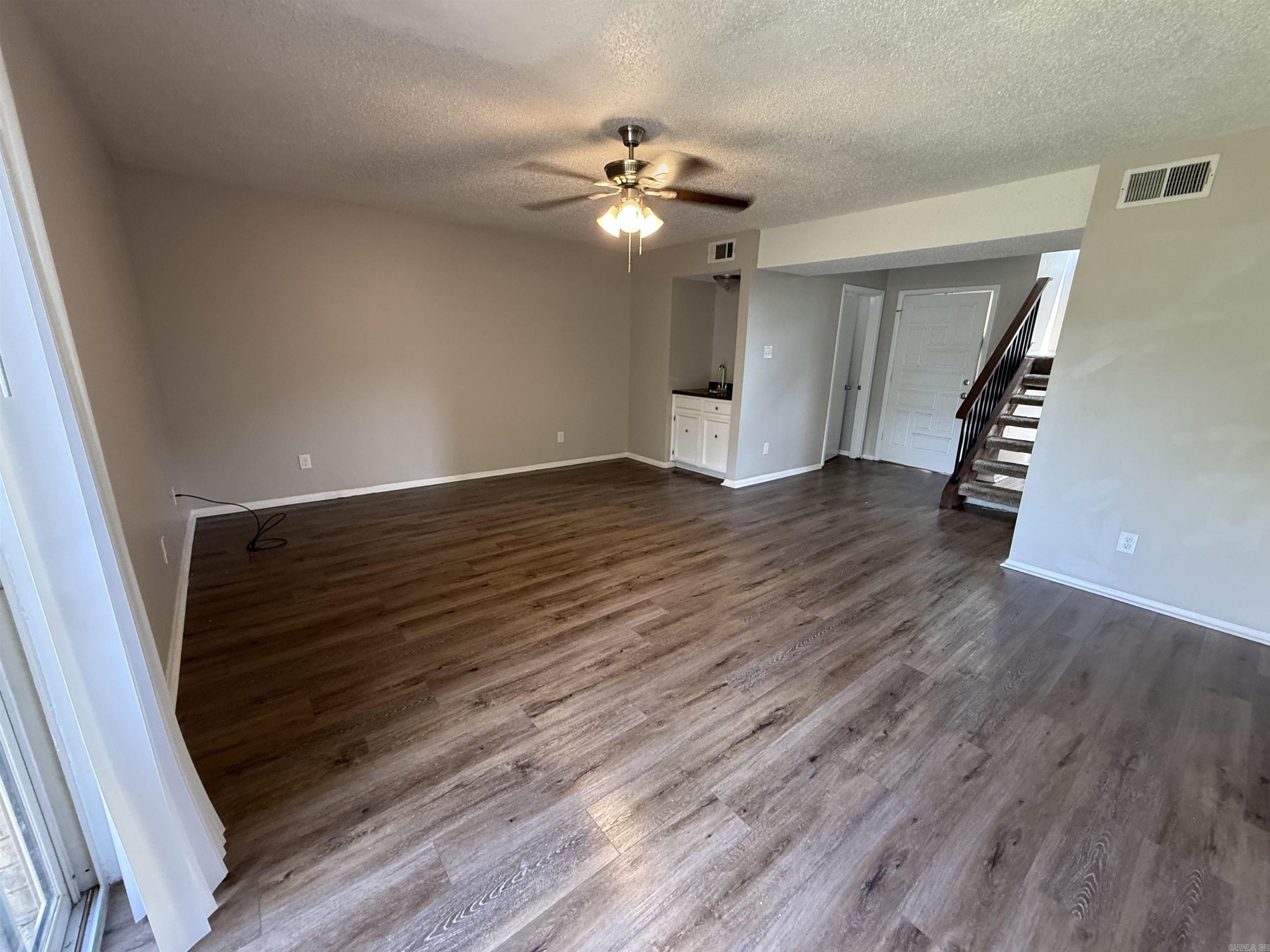 TARA MOUNT - Residential