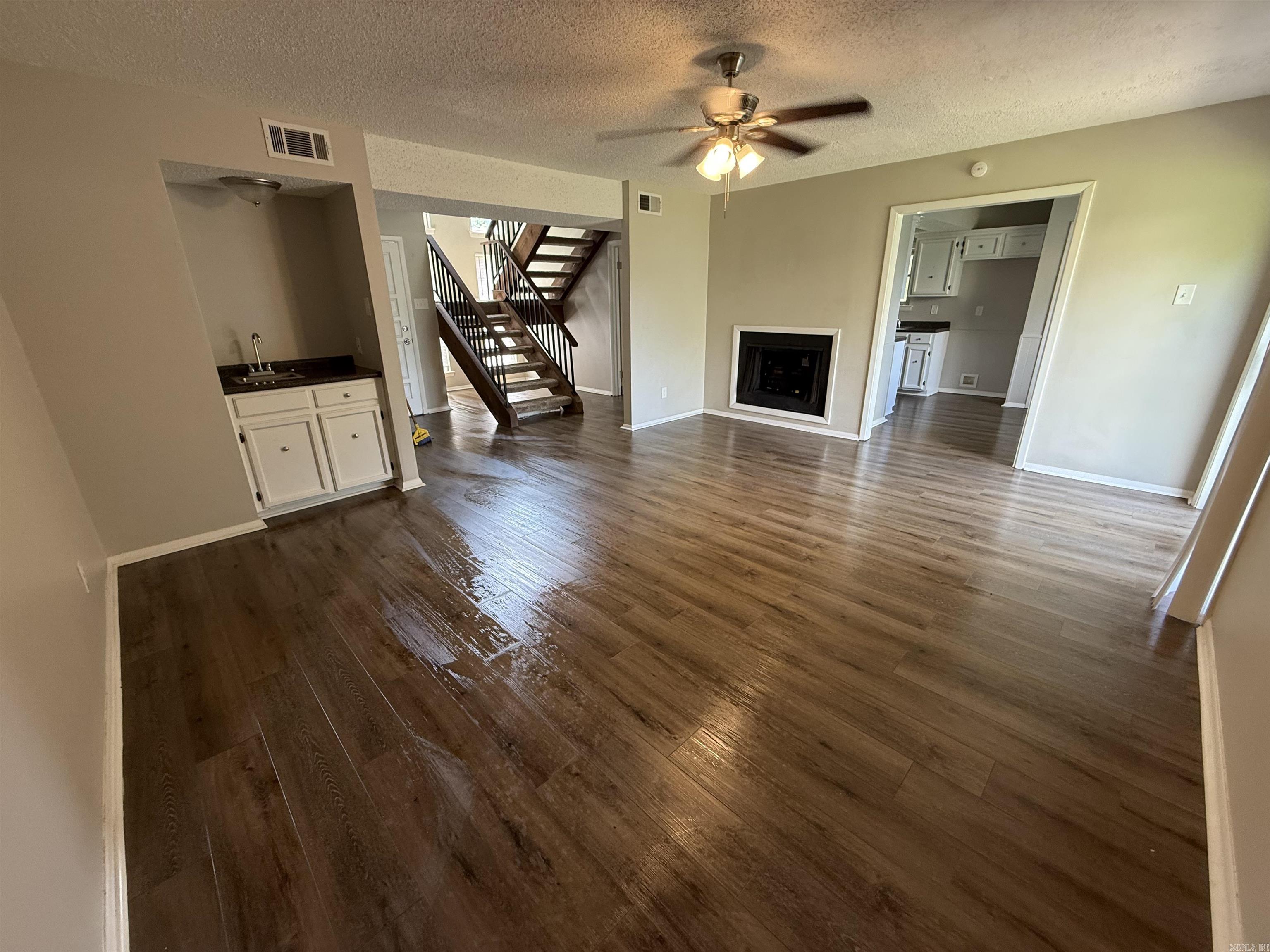 TARA MOUNT - Residential
