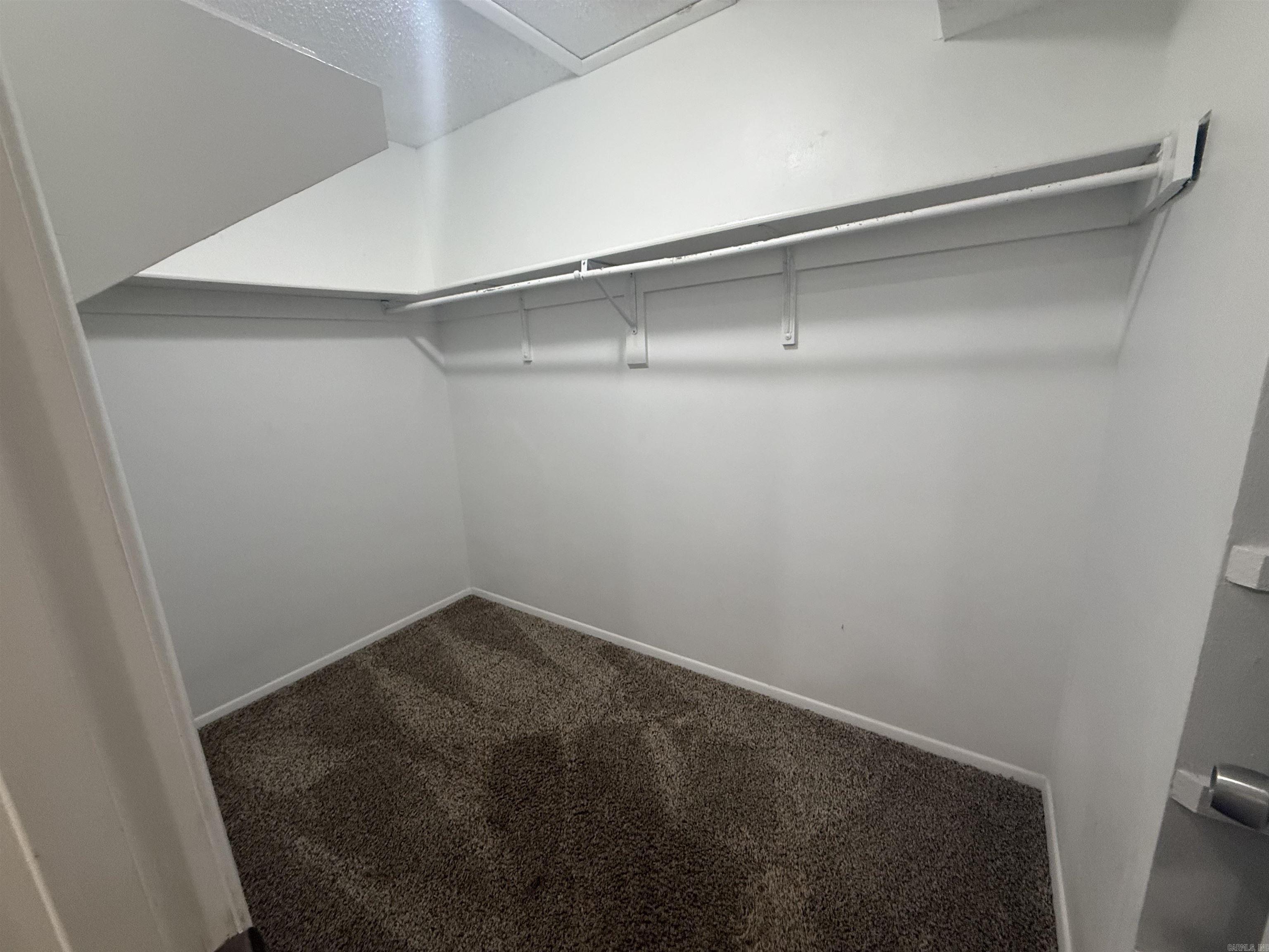 TARA MOUNT - Residential