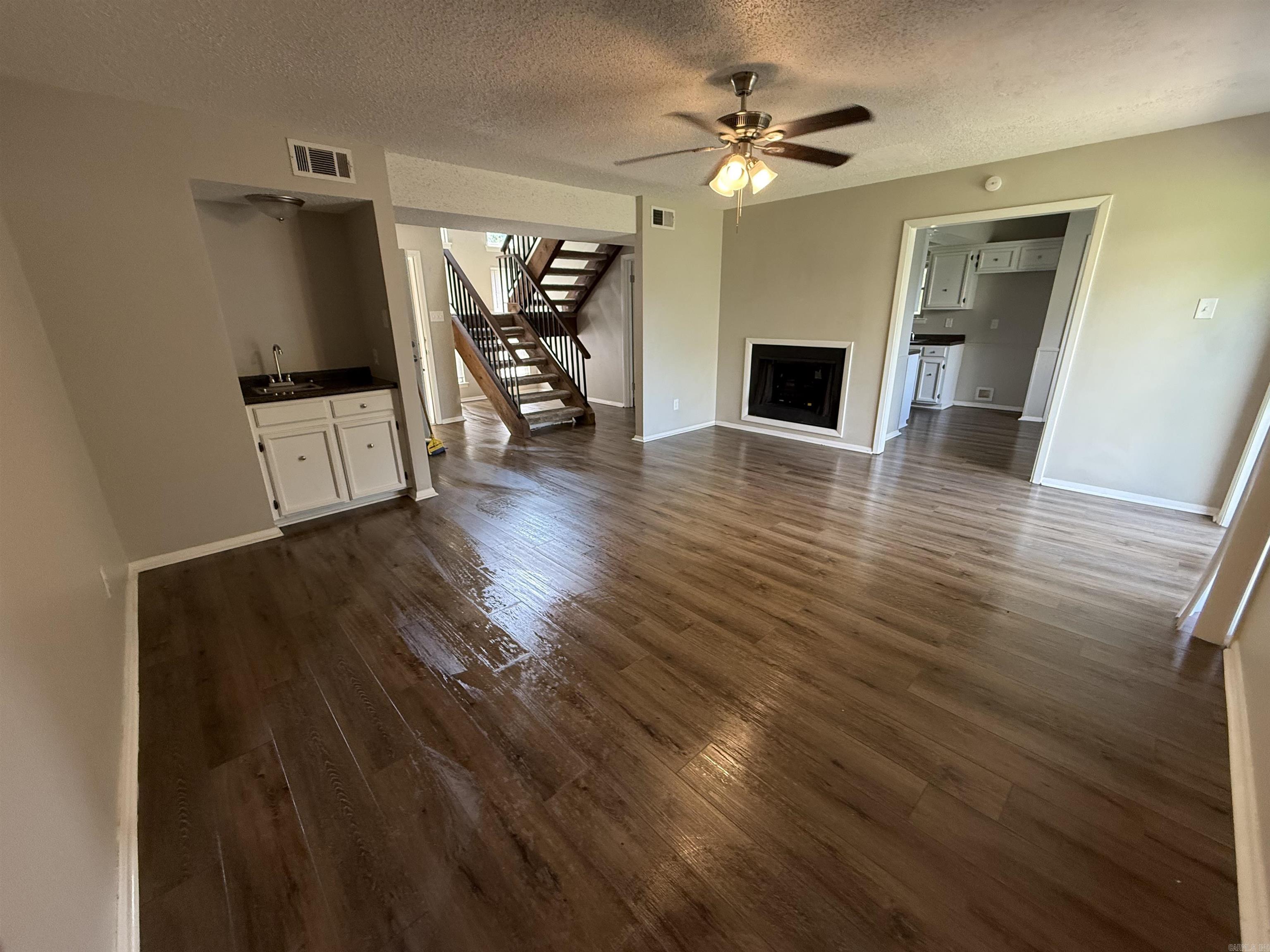 TARA MOUNT - Residential