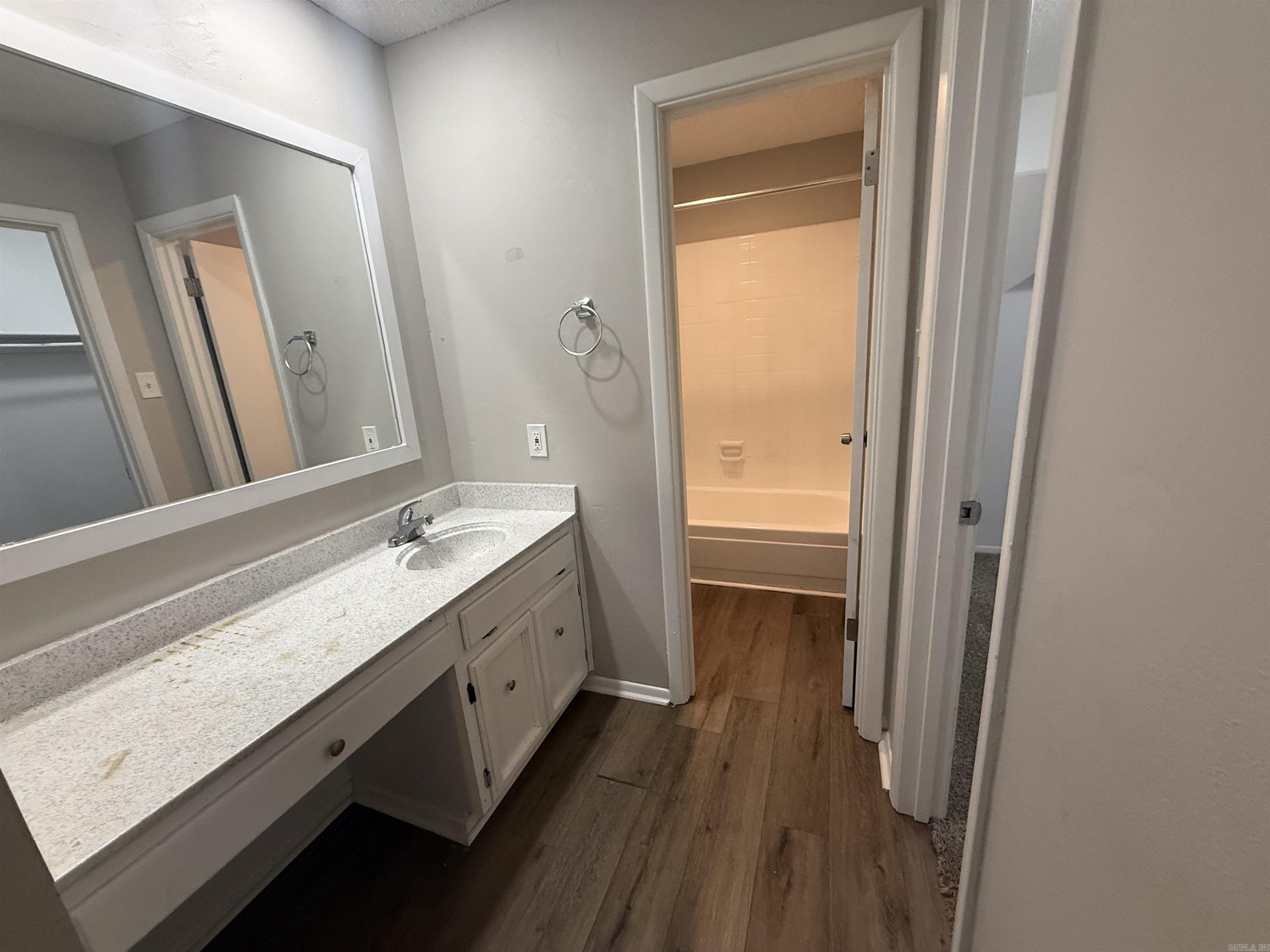 TARA MOUNT - Residential