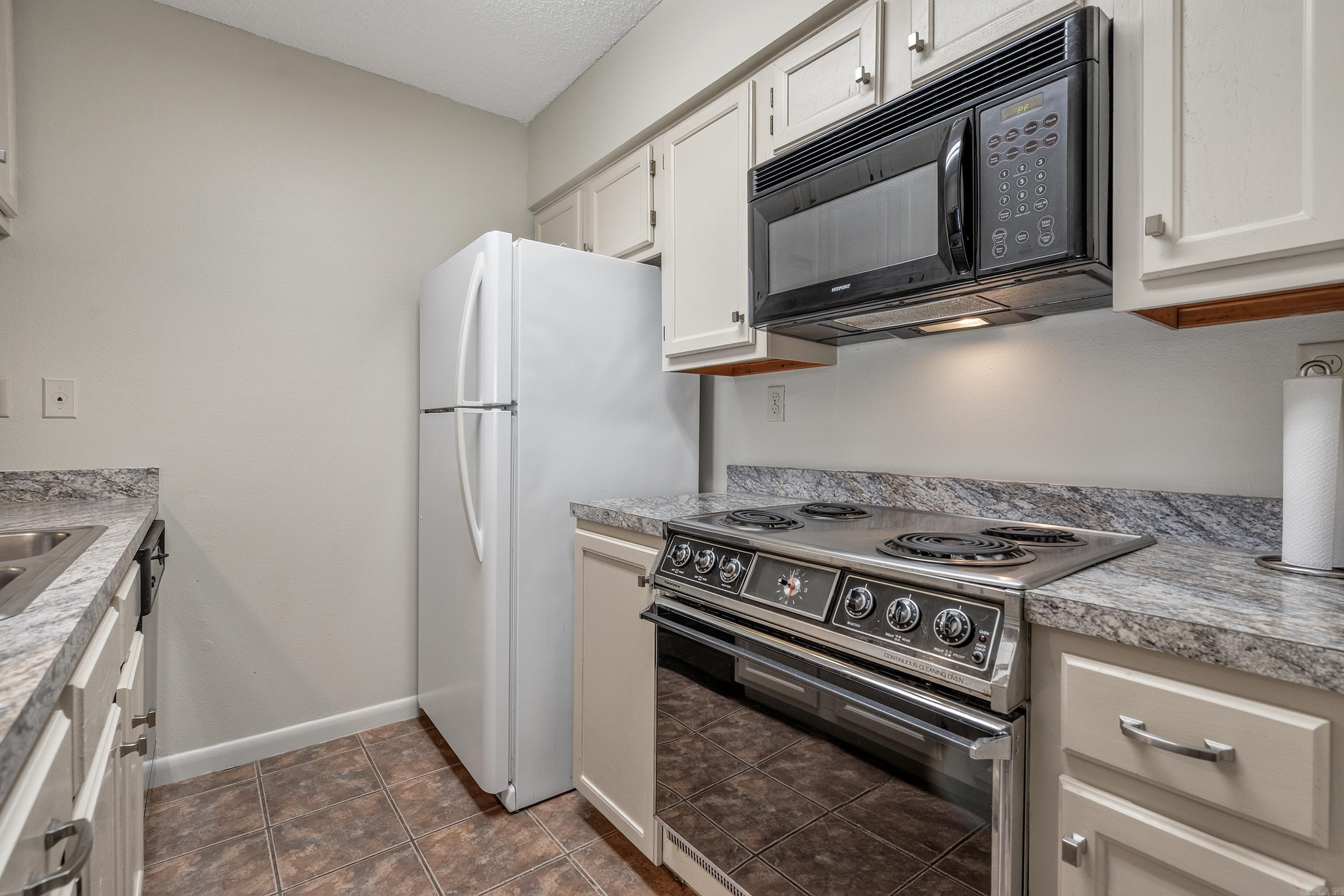 EMERALD ISLE HPR - Residential