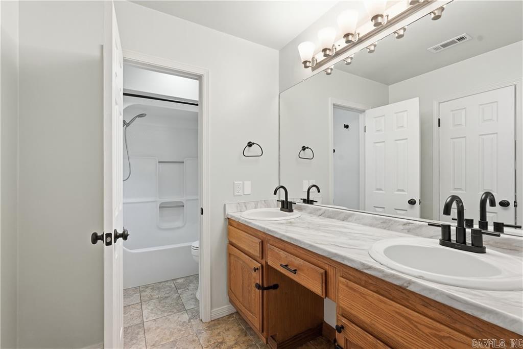 COLONIAL HEIGHTS - Residential