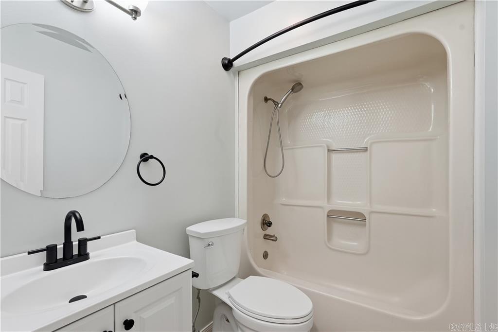 COLONIAL HEIGHTS - Residential