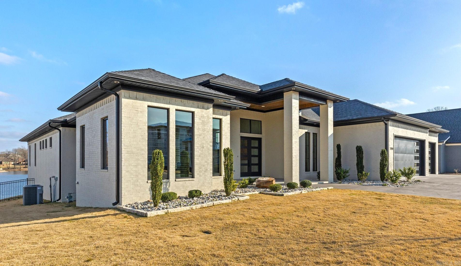 THE POINTE HURRICANE ESTATES - Residential