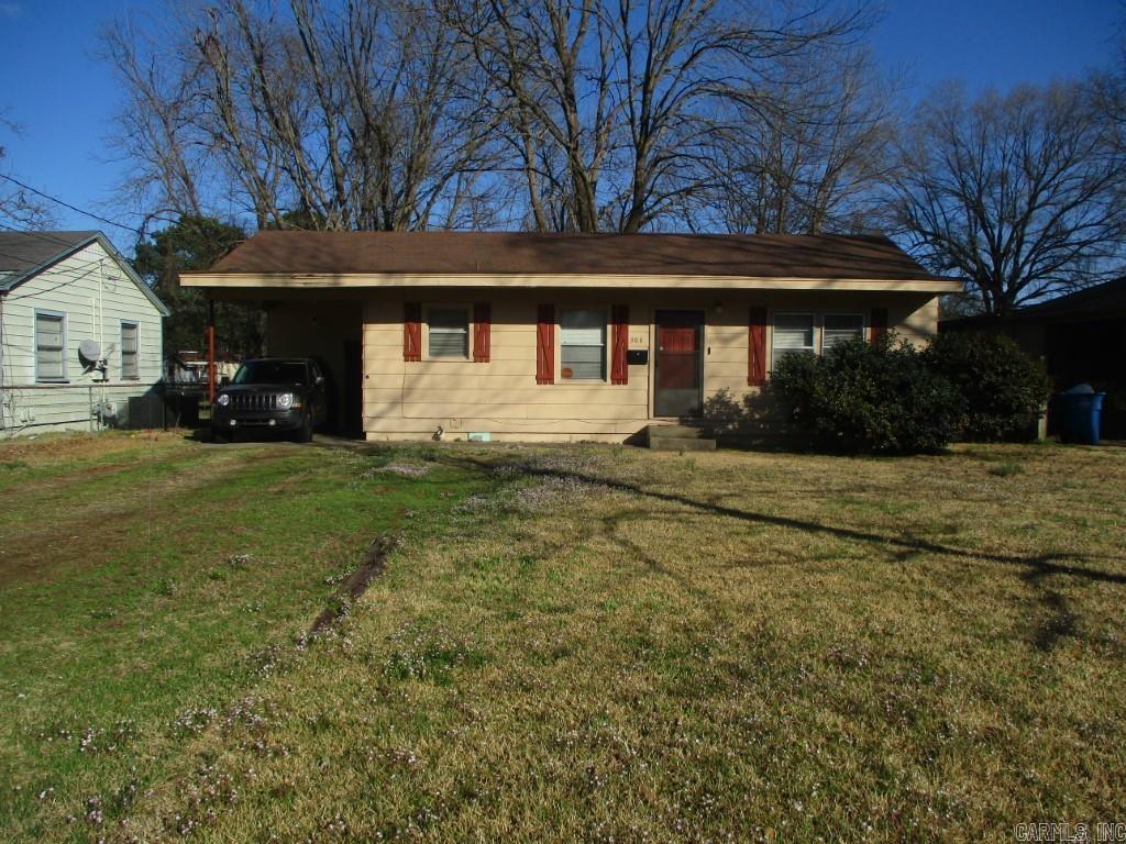 THIS CUTE 2 BEDROOM 1 BATH HOME IS LOCATED IN THE HEART OF NLR CLOSE TO SCHOOLS, PARKS, AND SHOPPING.  THIS HOME FEATURES A LARGE EAT-IN KITCHEN, COVERED PARKING, AND A FENCED IN BACK YARD.  DON'T MISS OUT ON THIS GREAT SPACE BUY!!  4 OTHER HOUSES ON THIS SAME STREET ARE AVAILABLE AS A PACKAGE DEAL.  SEE AGENET REMARKS AND CALL 501-240-2540 TO SCHEDULE A SHOWING.  24 HOUR NOTICE IS NEEDED.  NO DISCLOSURES AVAILABLE.