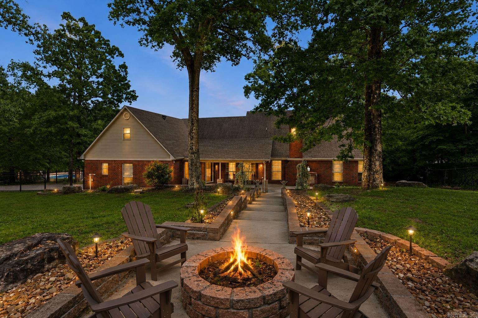 COUNTRY ESTATES - Residential