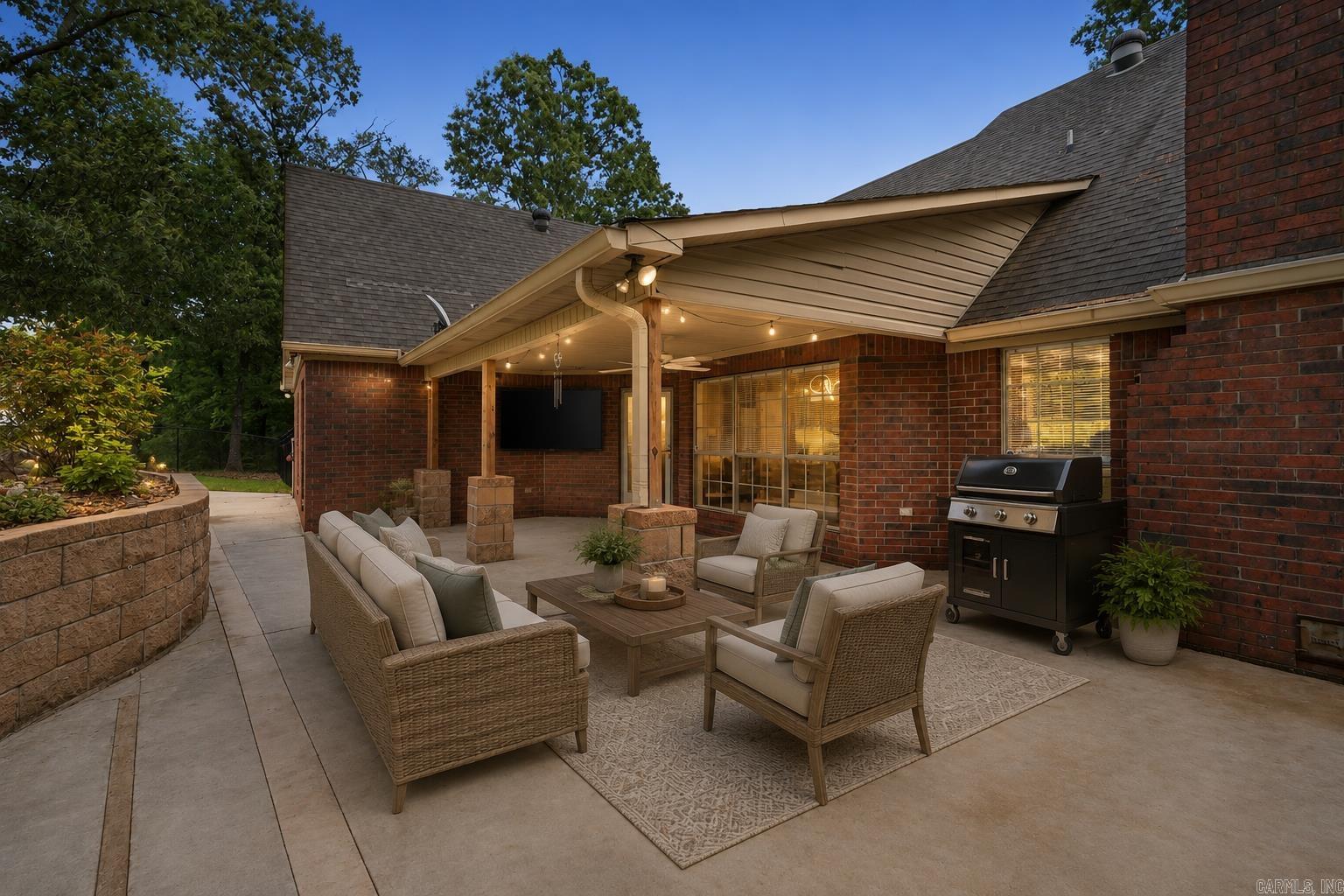 COUNTRY ESTATES - Residential