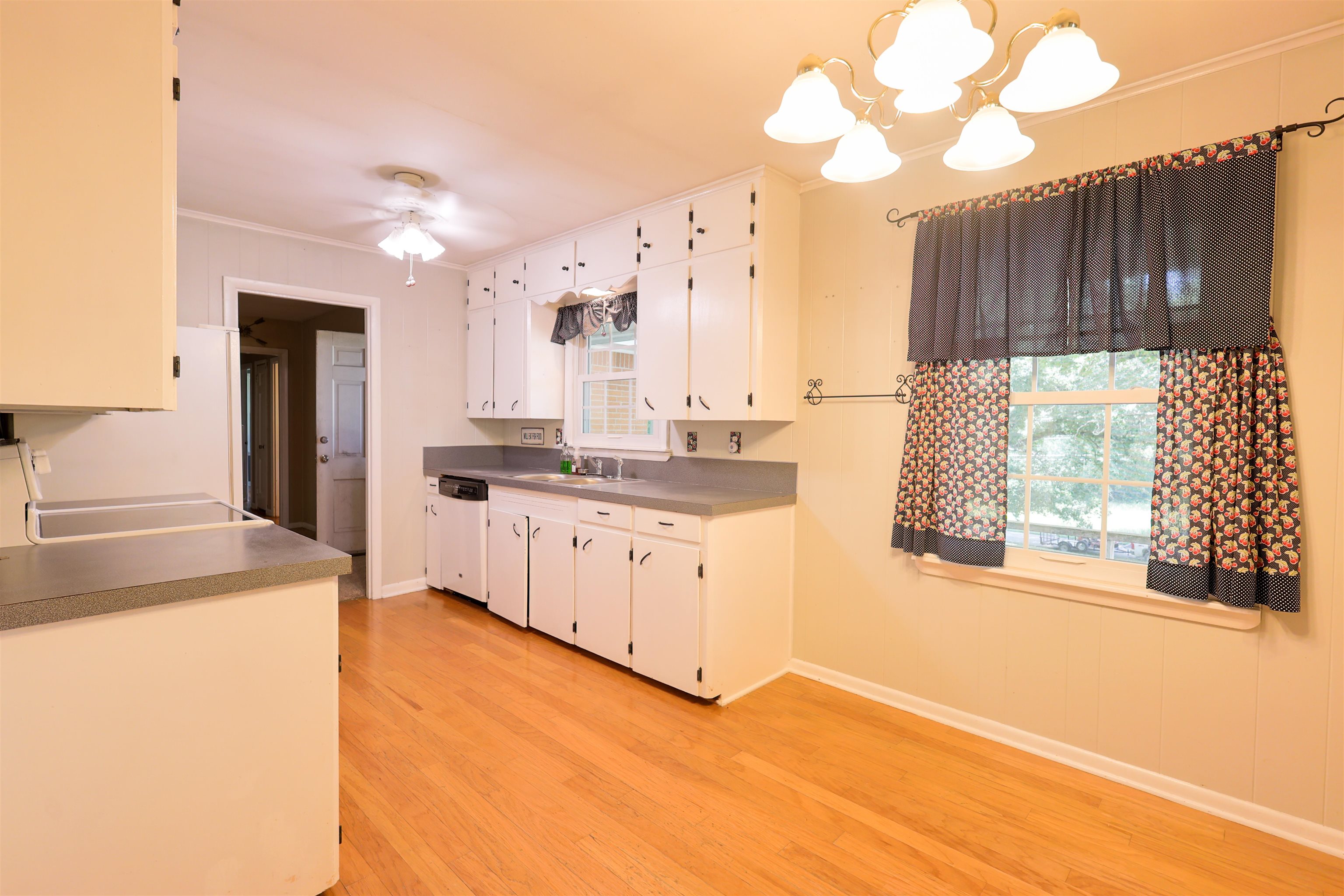 ORIGINAL TOWN - MELBOURNE - Residential