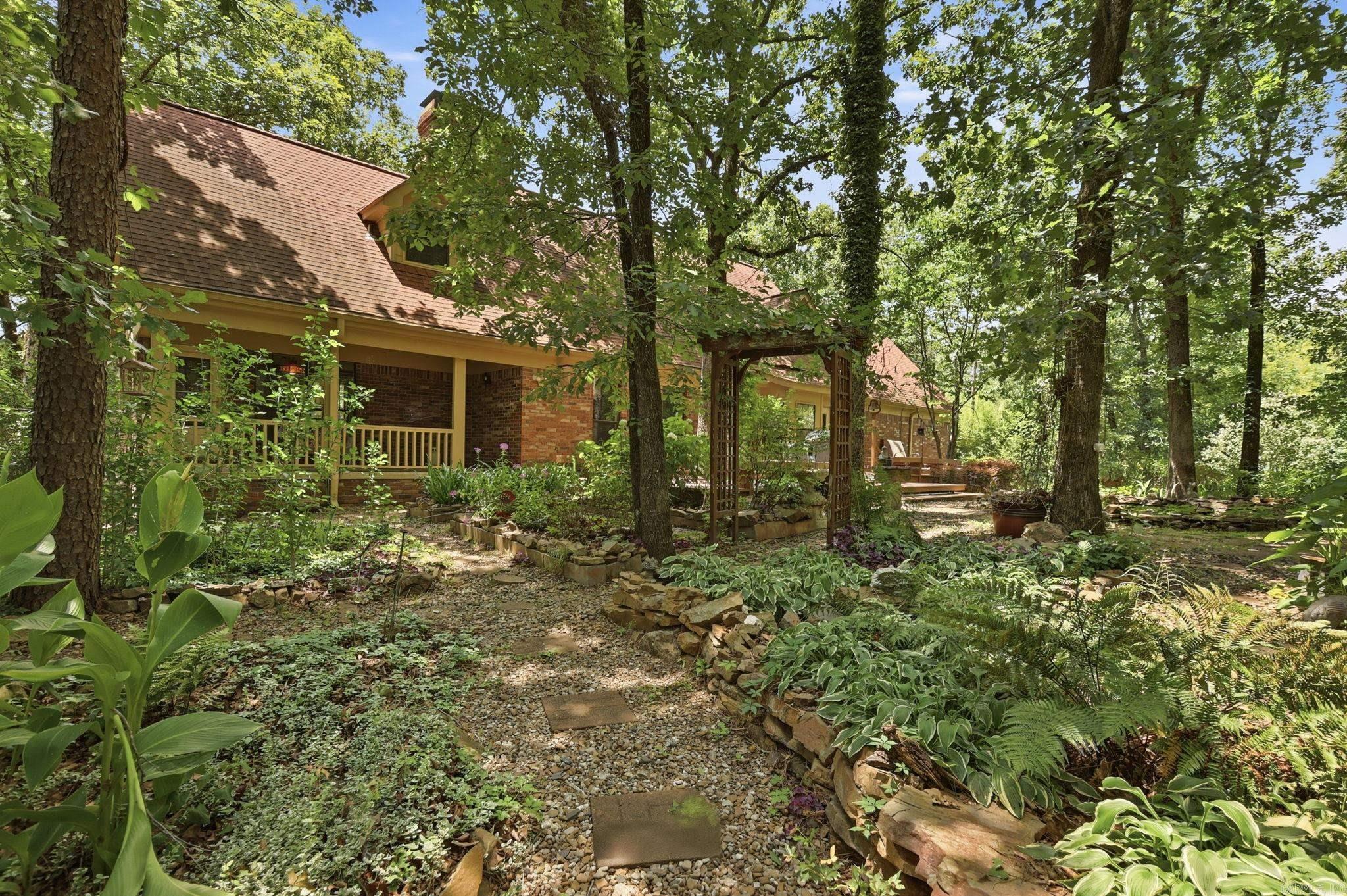 WOODSONG - Residential