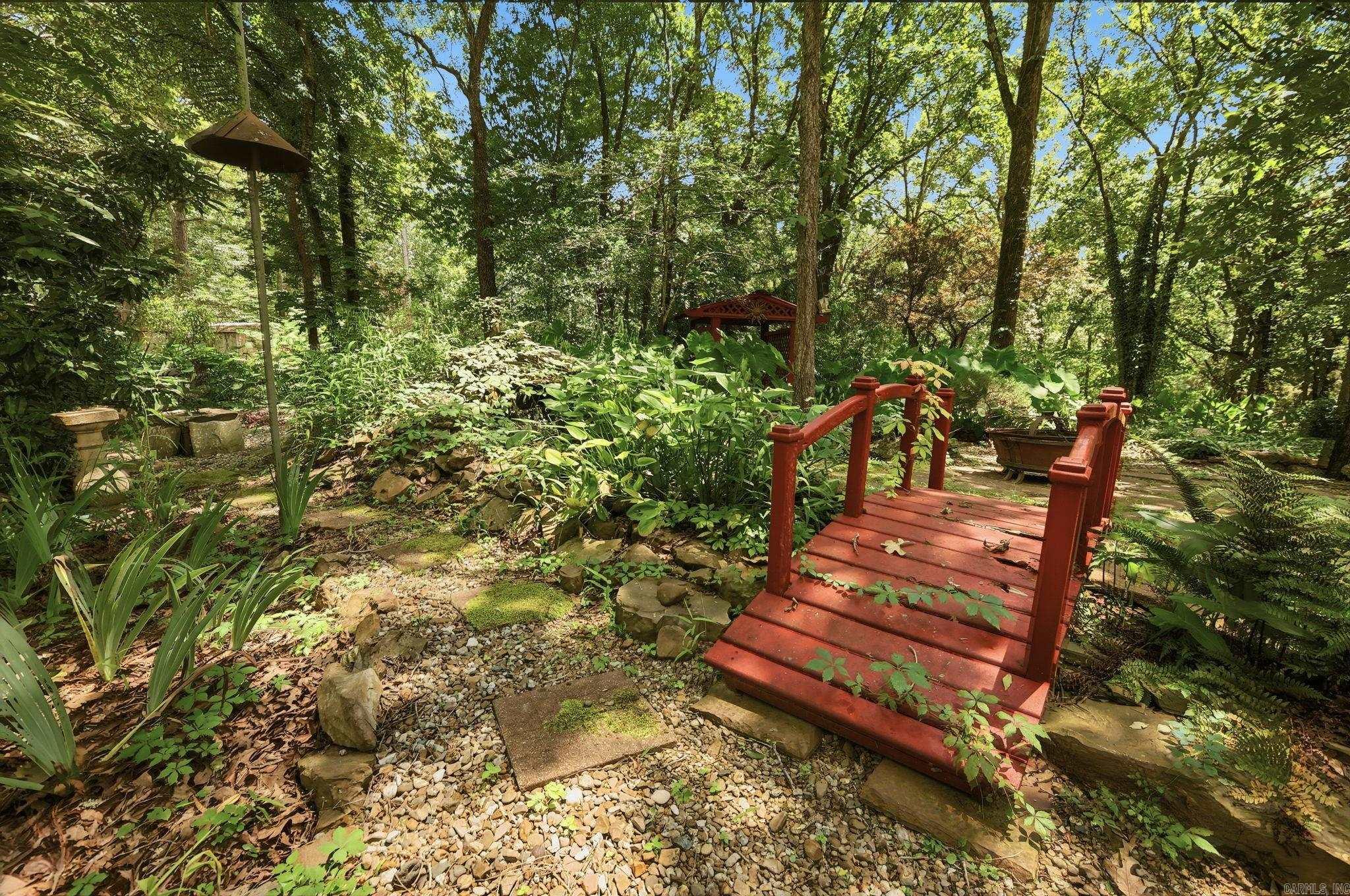 WOODSONG - Residential