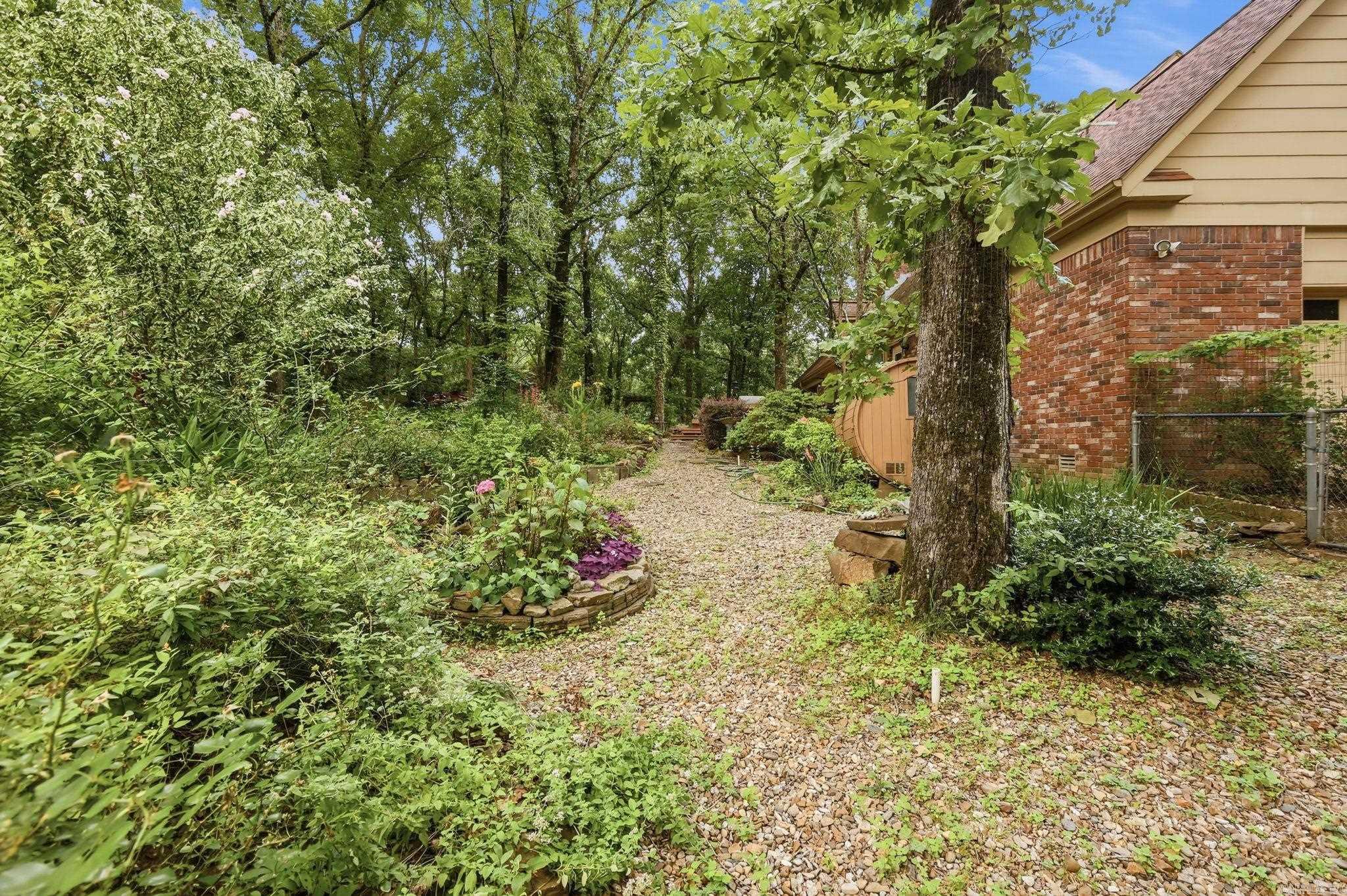 WOODSONG - Residential