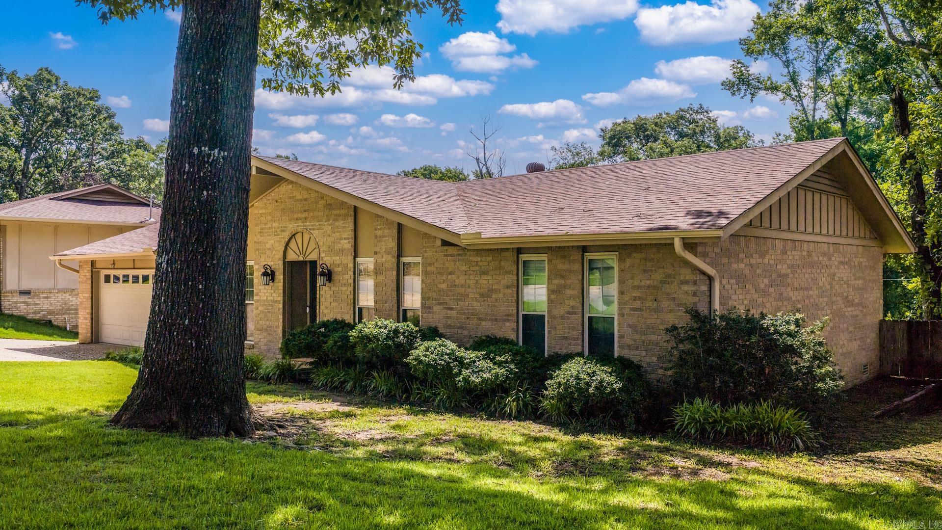 COUNTRY CLUB PARK - Residential