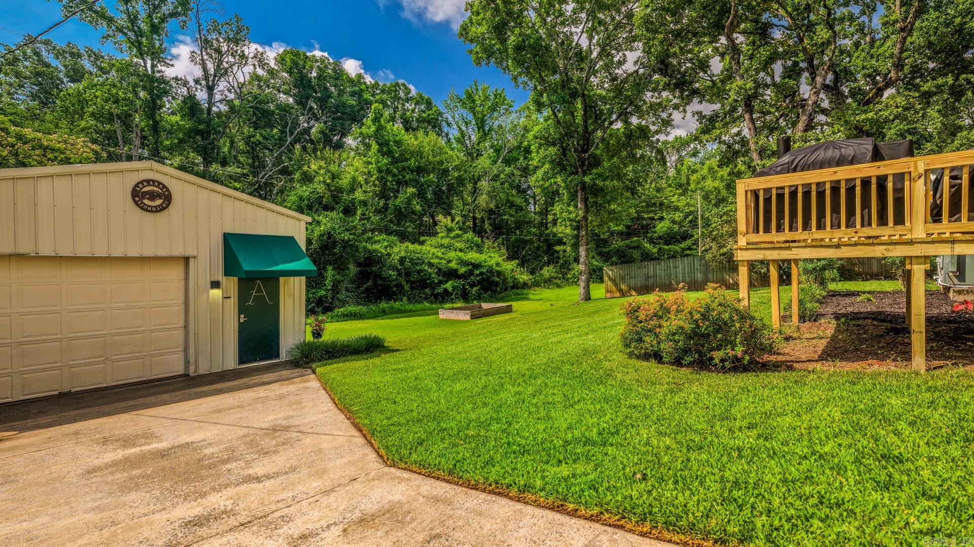 COUNTRY CLUB PARK - Residential