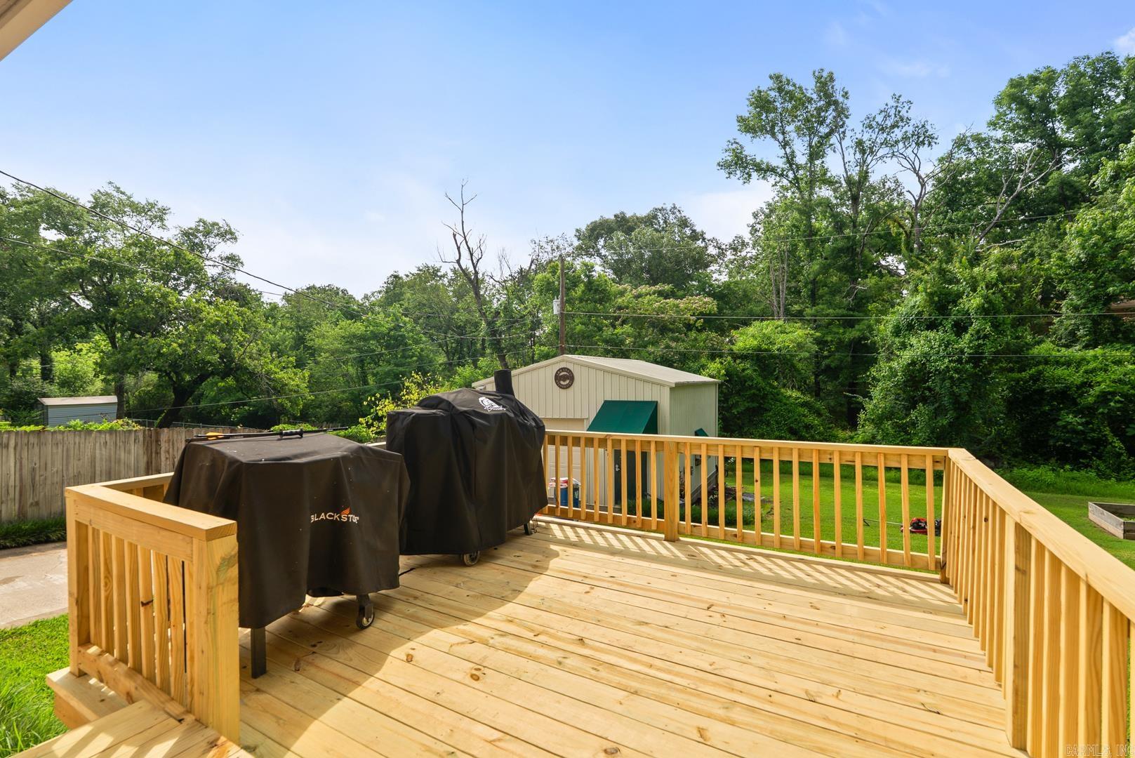 COUNTRY CLUB PARK - Residential