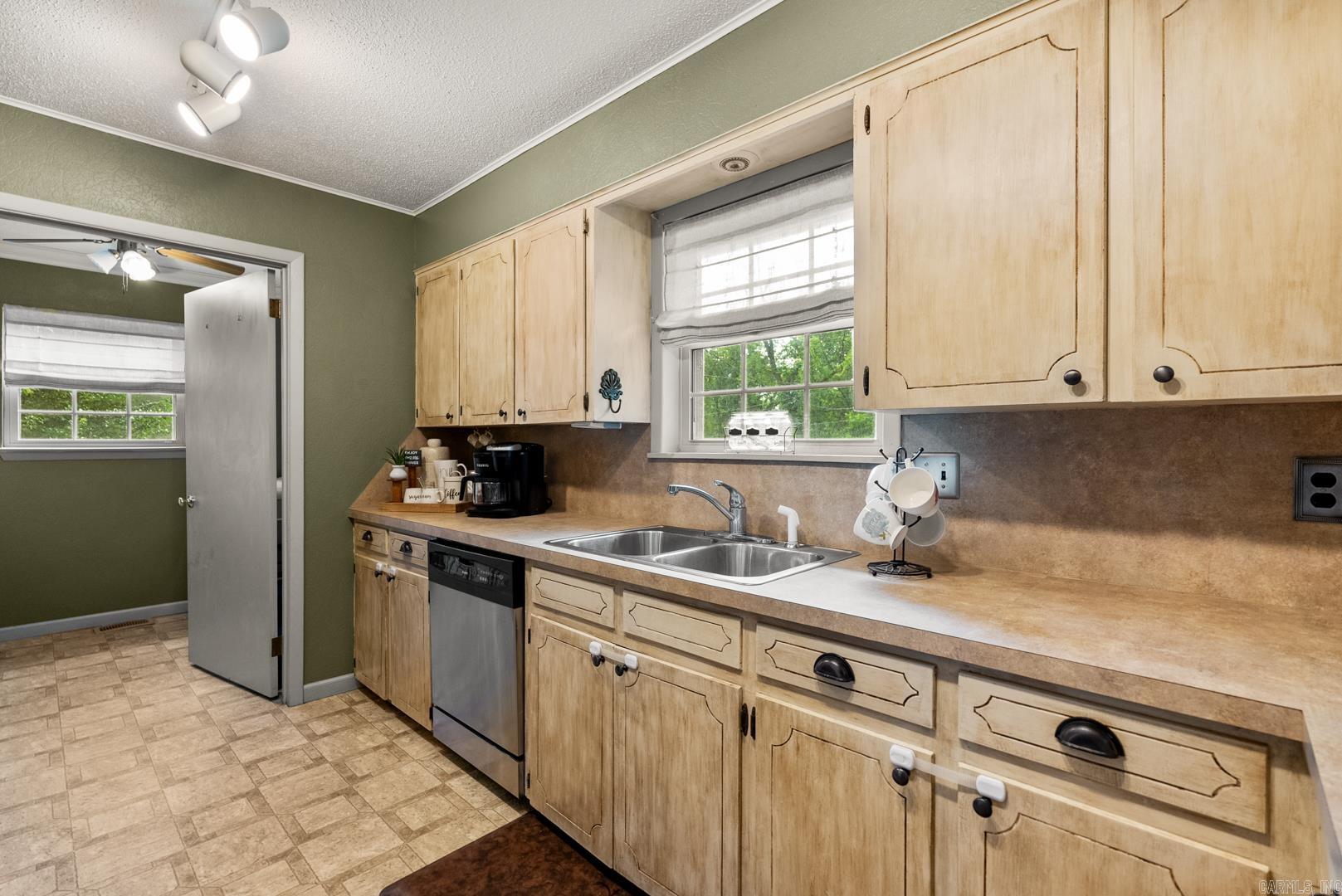 COUNTRY CLUB PARK - Residential