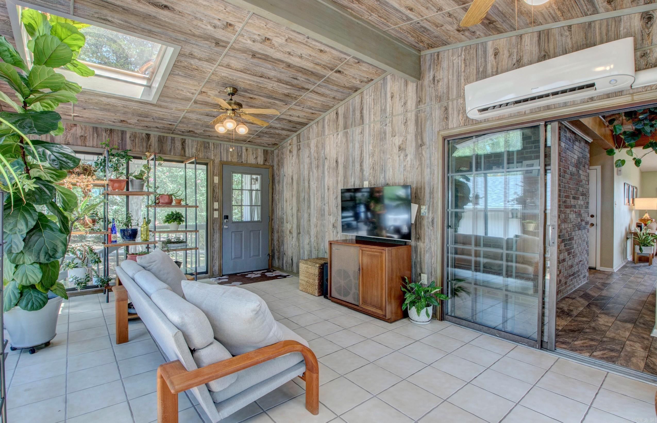ROBBINS - Residential
