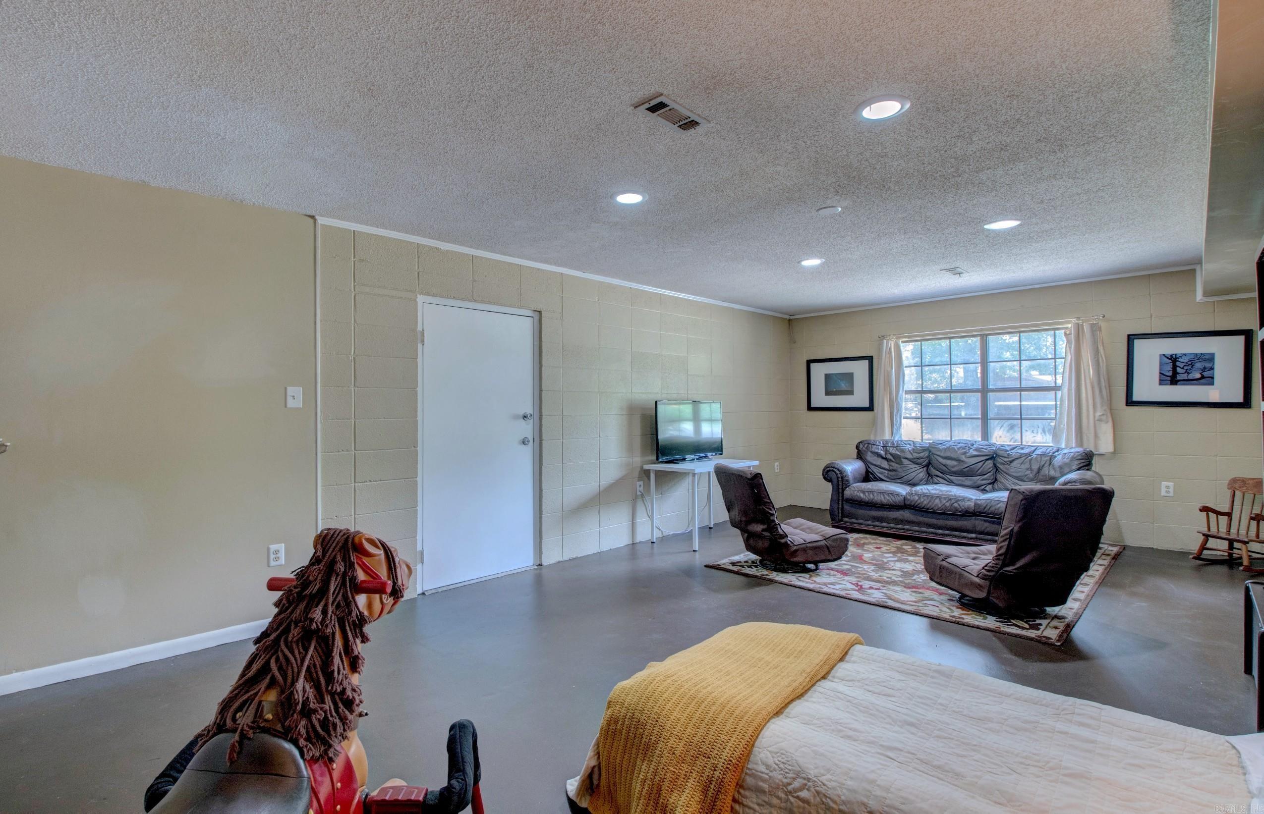 ROBBINS - Residential