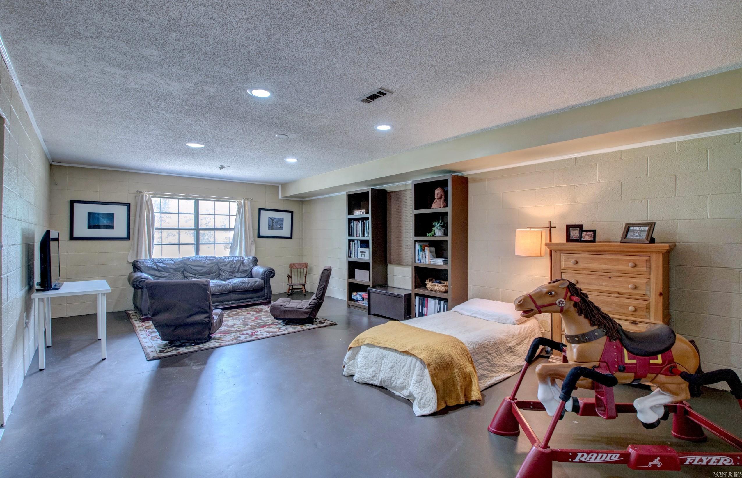 ROBBINS - Residential
