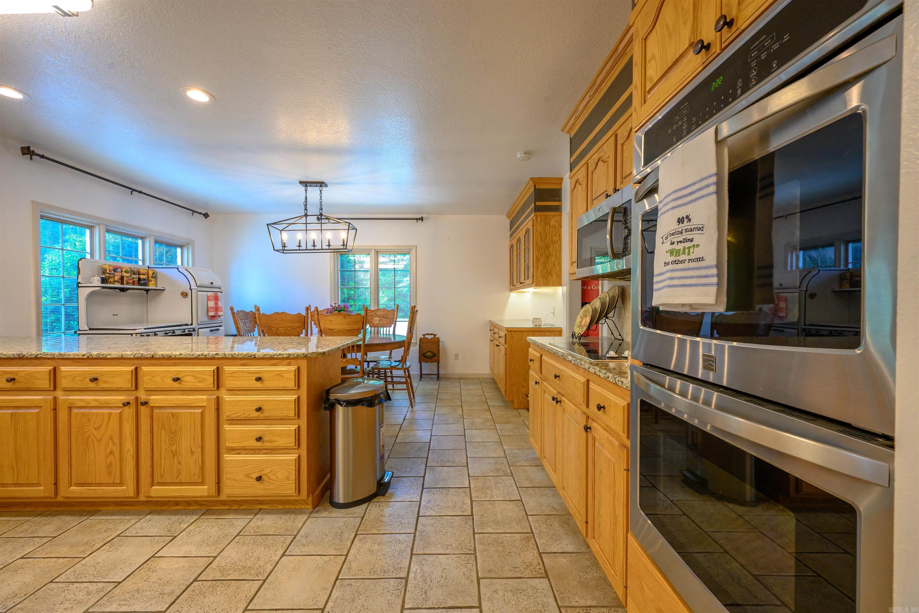 HIGHLAND WOODS - Residential
