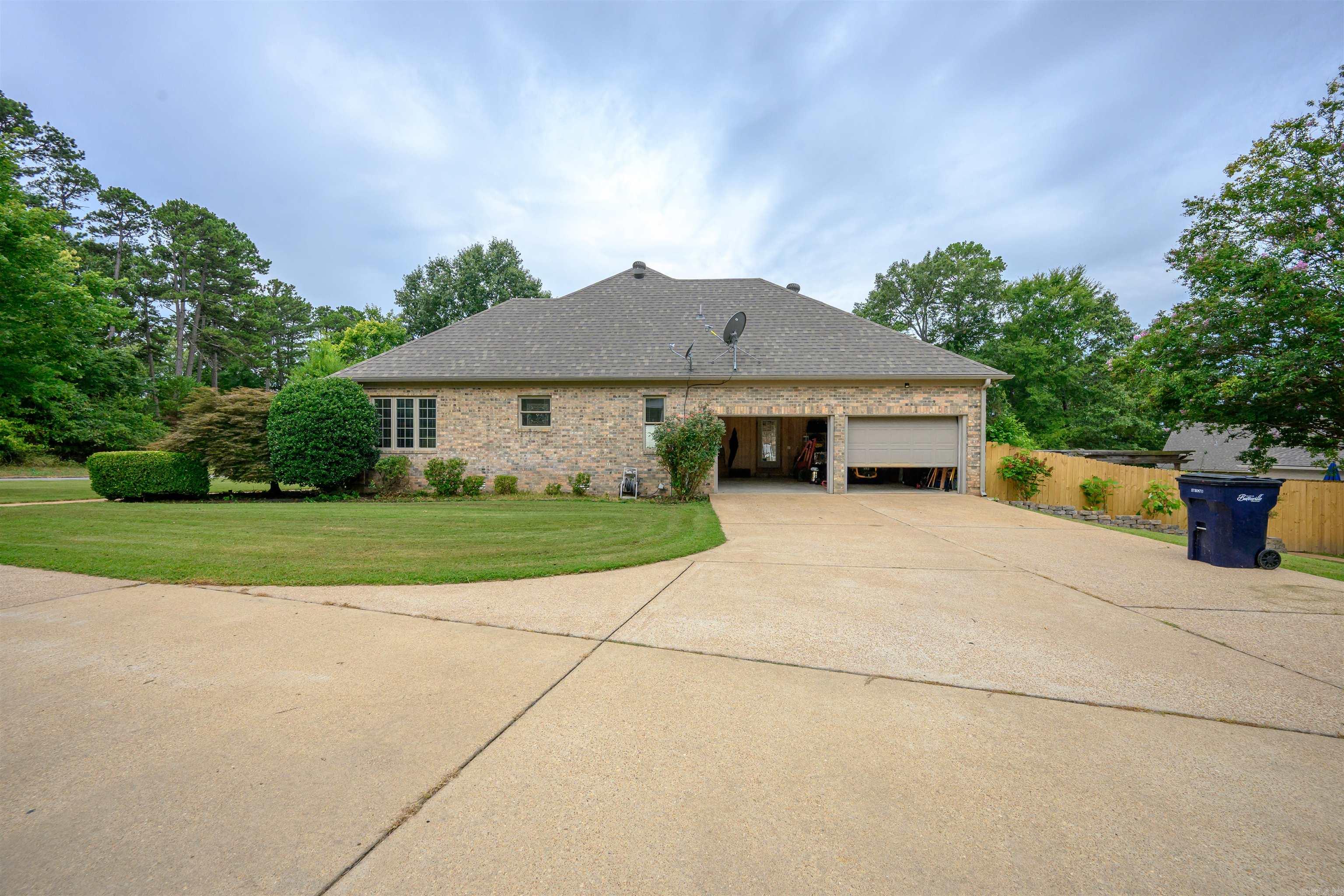HIGHLAND WOODS - Residential