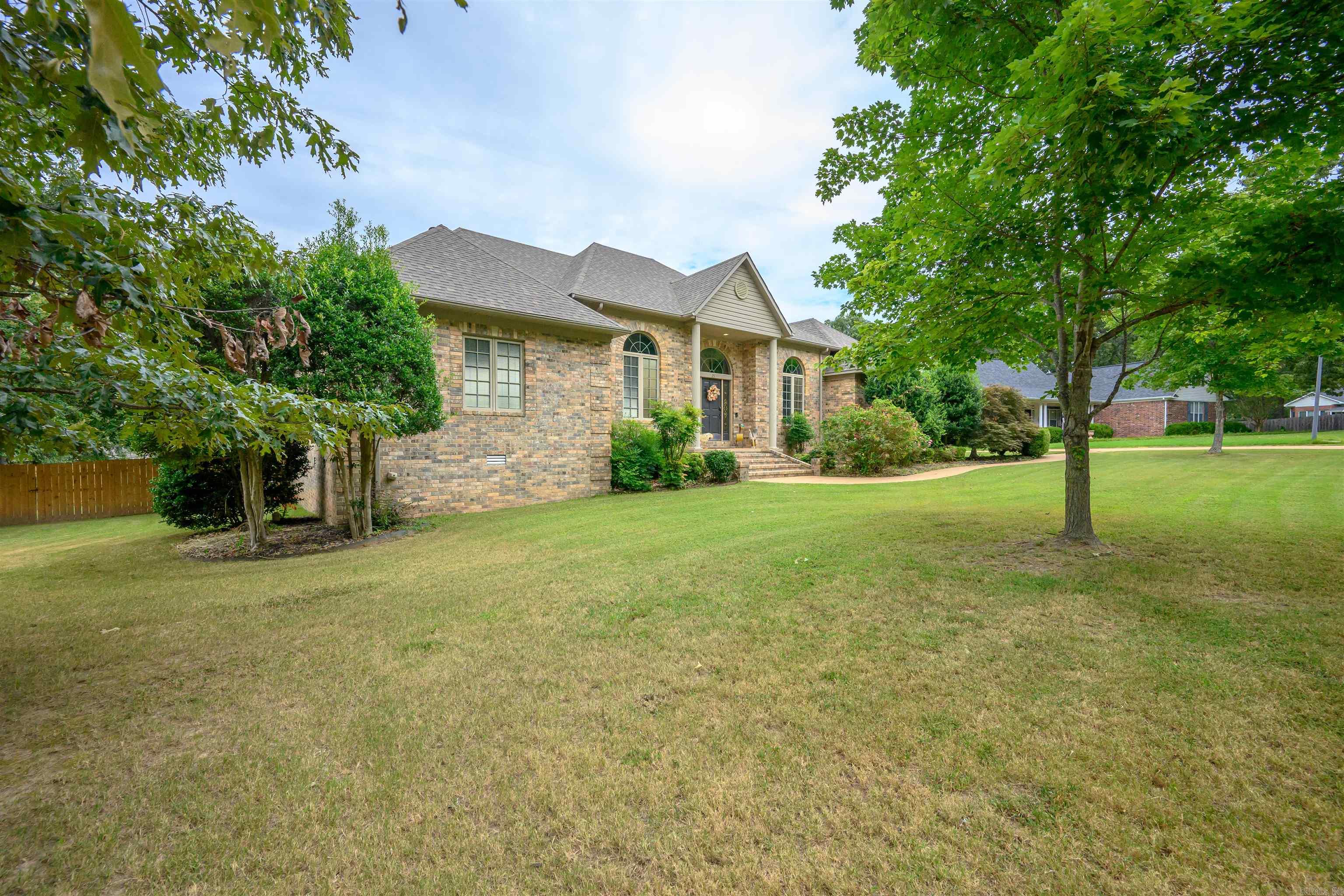 HIGHLAND WOODS - Residential
