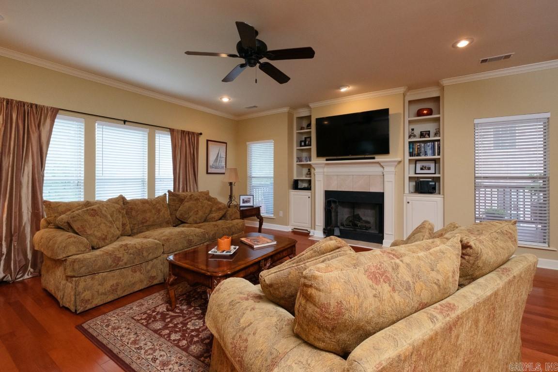 WOODLANDS EDGE - Residential