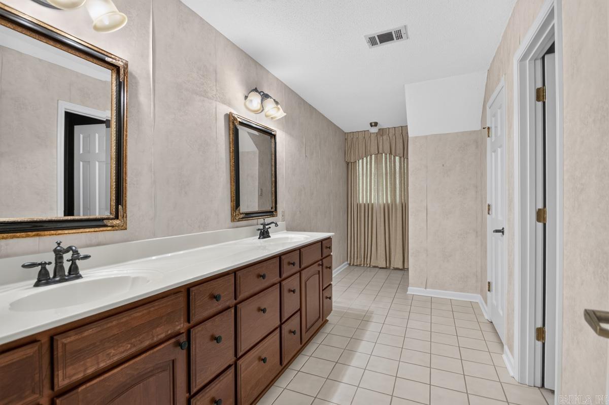 OVERBROOK - Residential