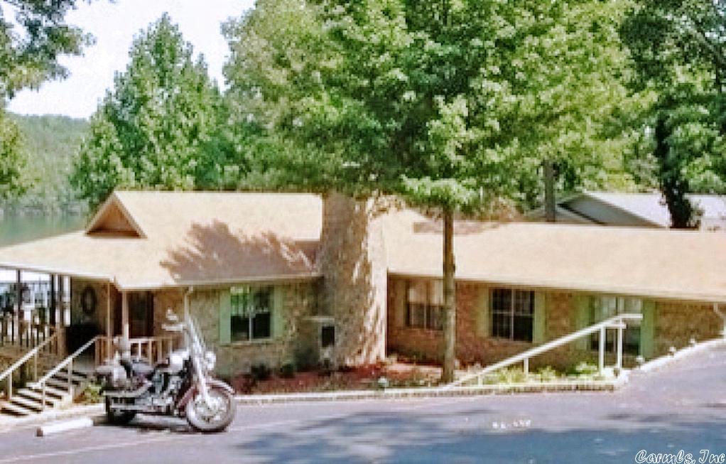 ARKRIDGE LAKE ESTATES - Residential